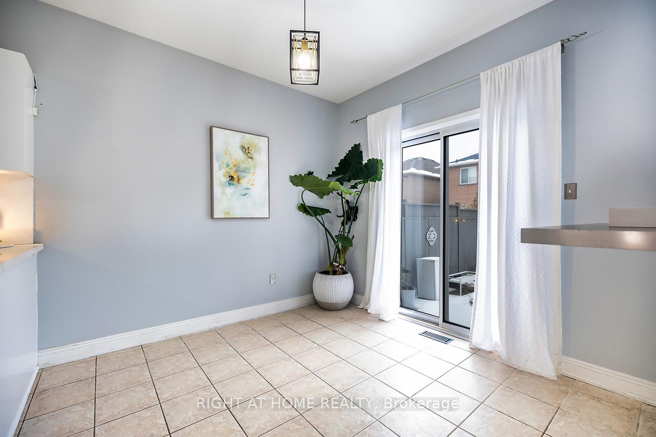 Photo 18 of 28 Salt Drive, Ajax, South East — HOMEH