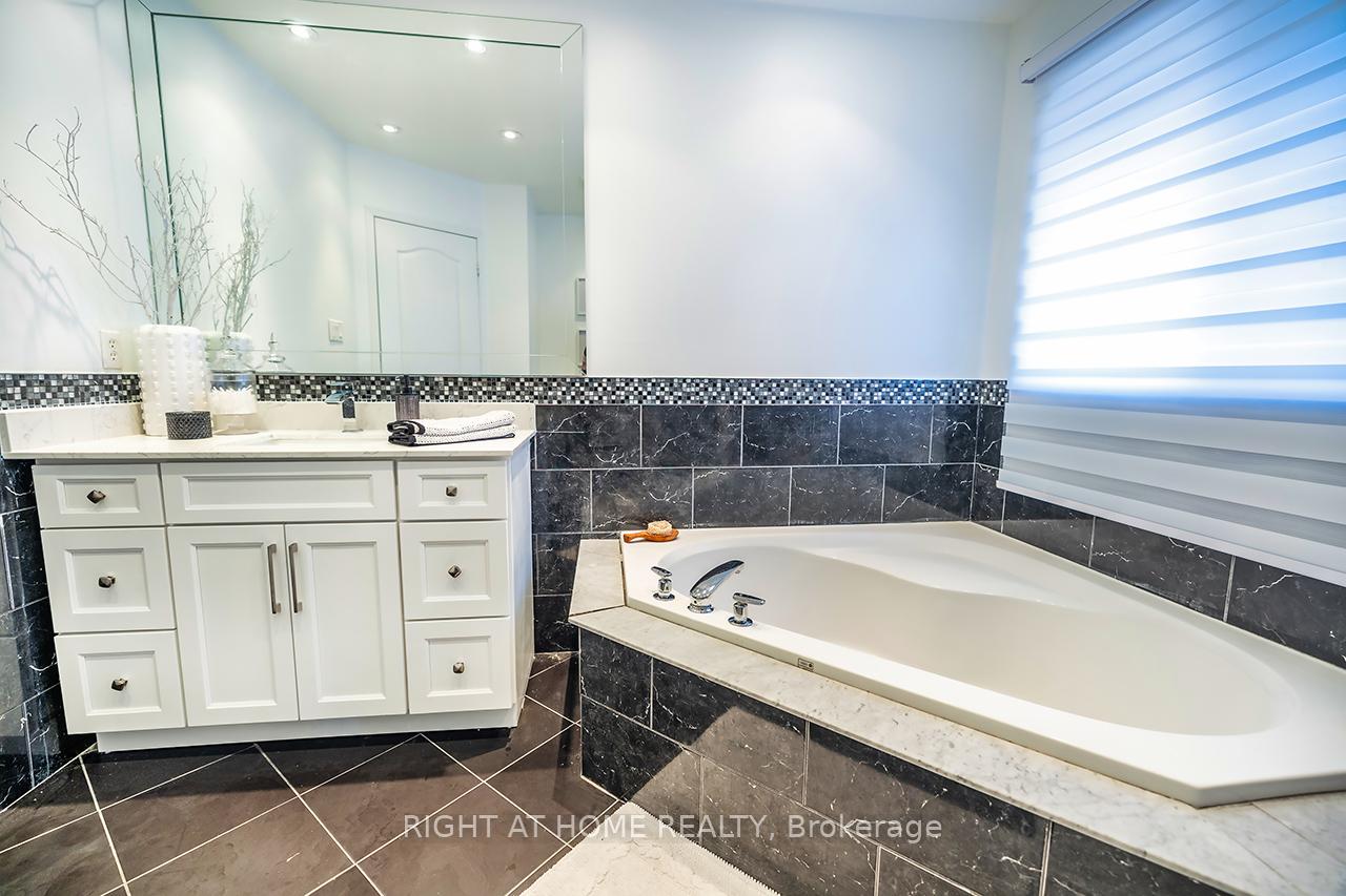Photo 26 of 28 Salt Drive, Ajax, South East — HOMEH