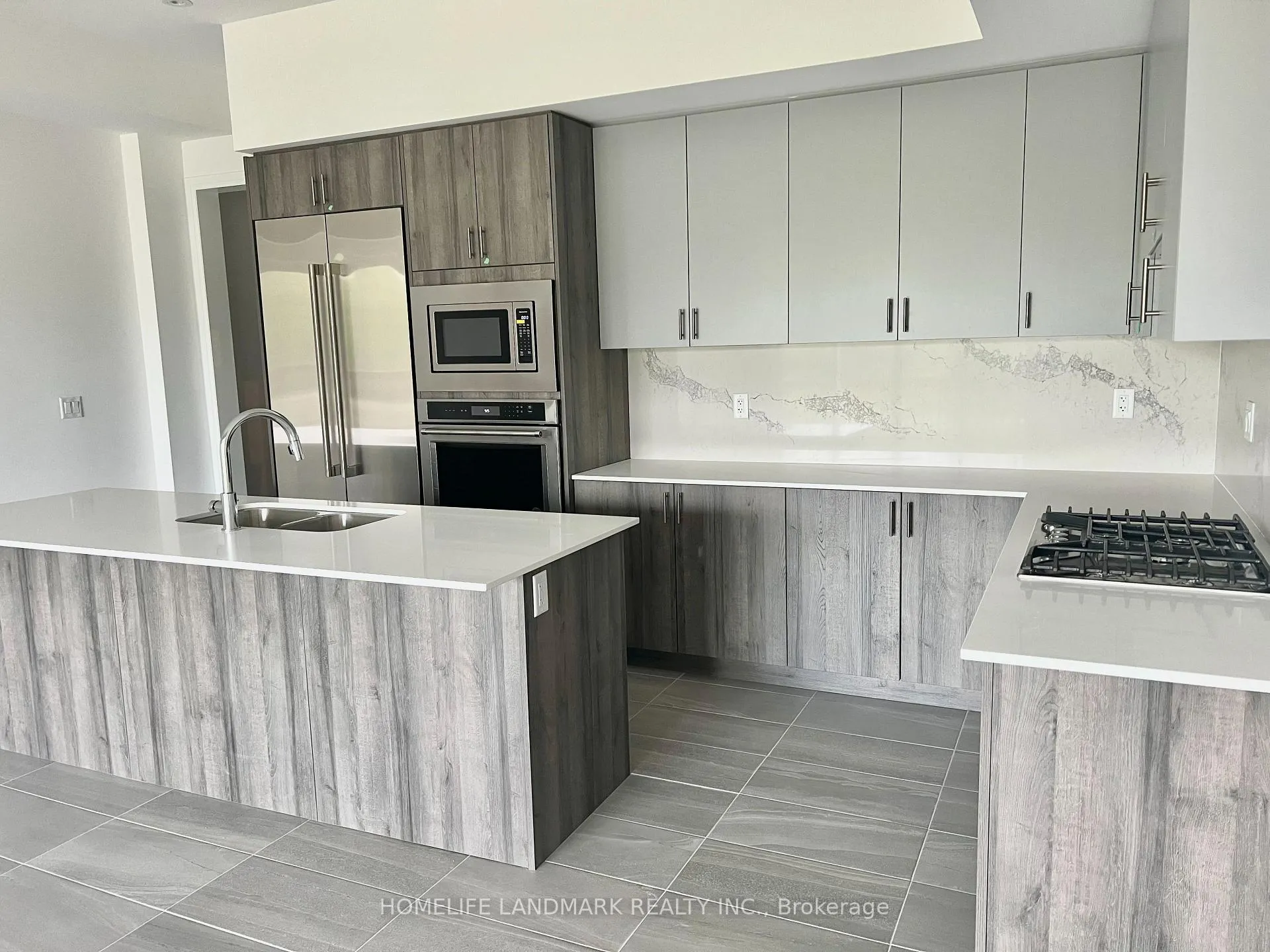 Photo 2 of 12 Yans Way, Markham, Buttonville — HOMEH