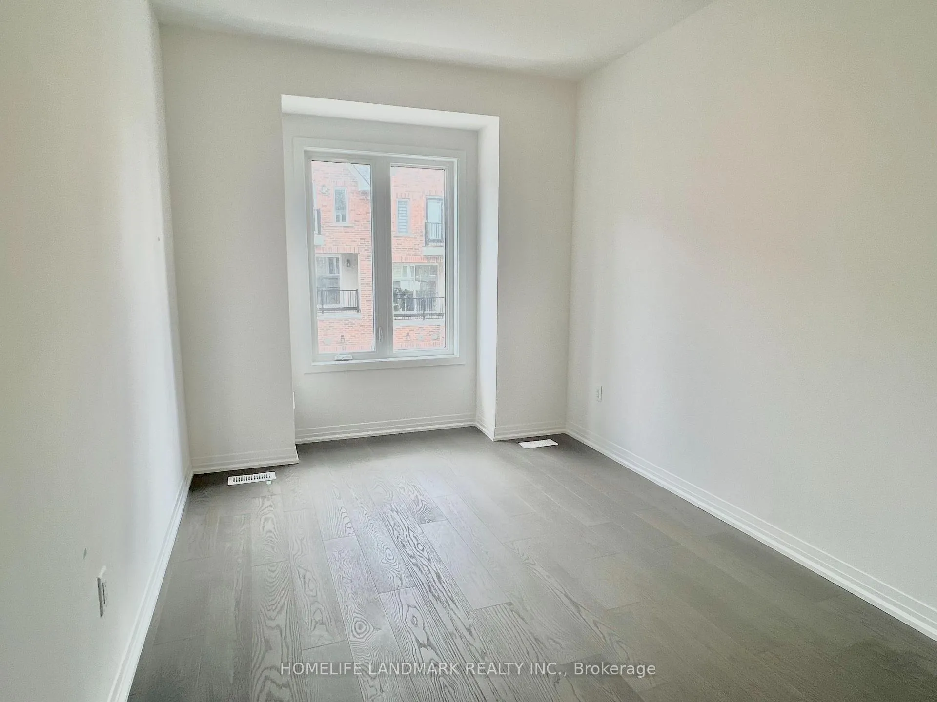 Photo 6 of 12 Yans Way, Markham, Buttonville — HOMEH