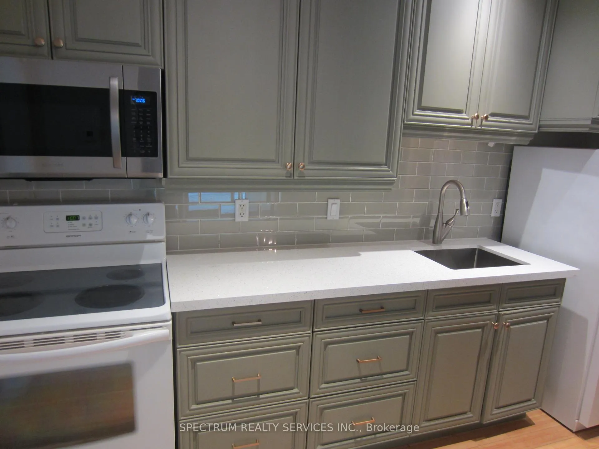 Photo 5 of Unit 2, 10 Elrose Road, Brampton, Southgate — HOMEH