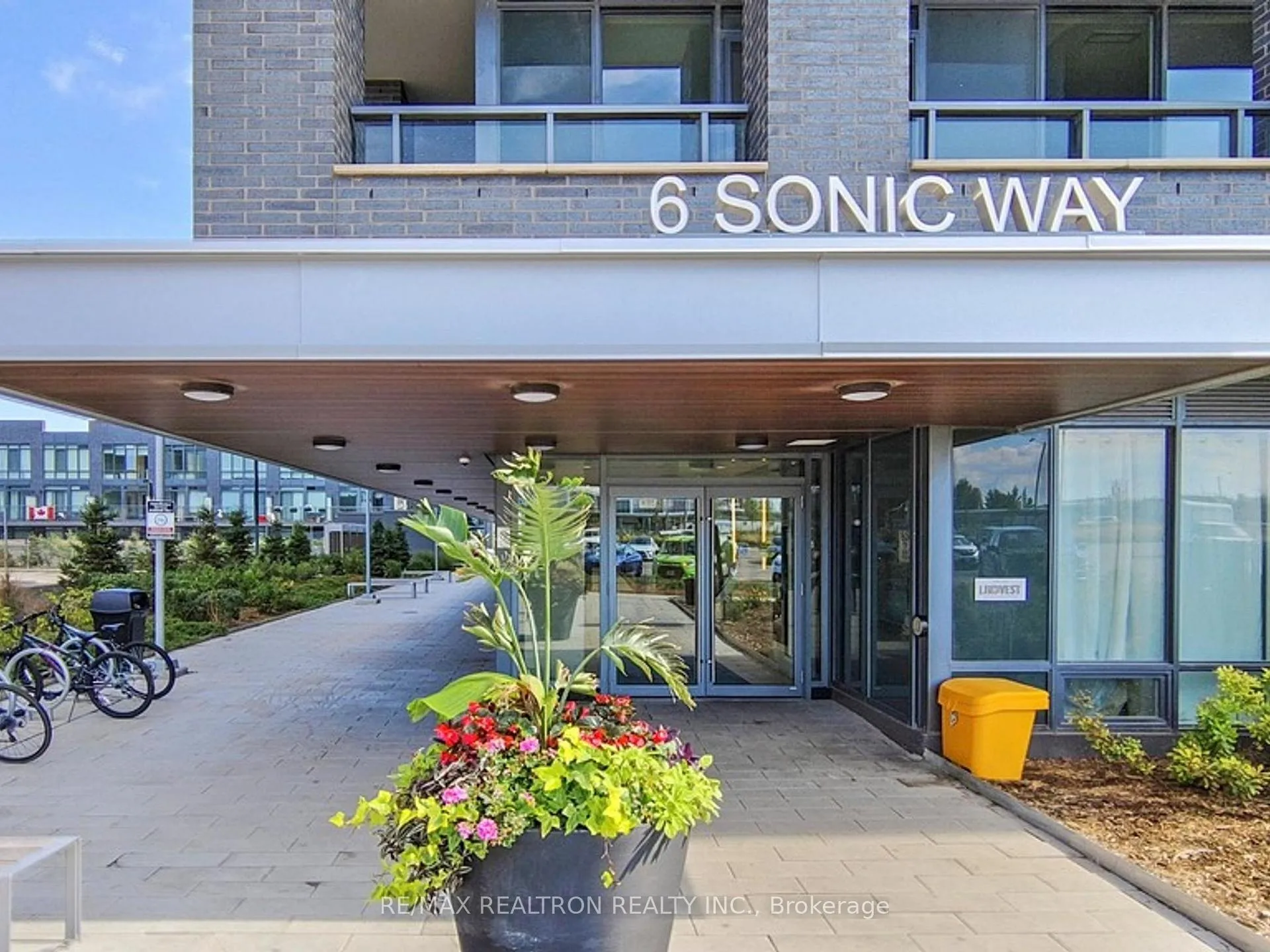 Photo 2 of Unit 405, 6 Sonic Way, Toronto, Flemingdon Park — HOMEH