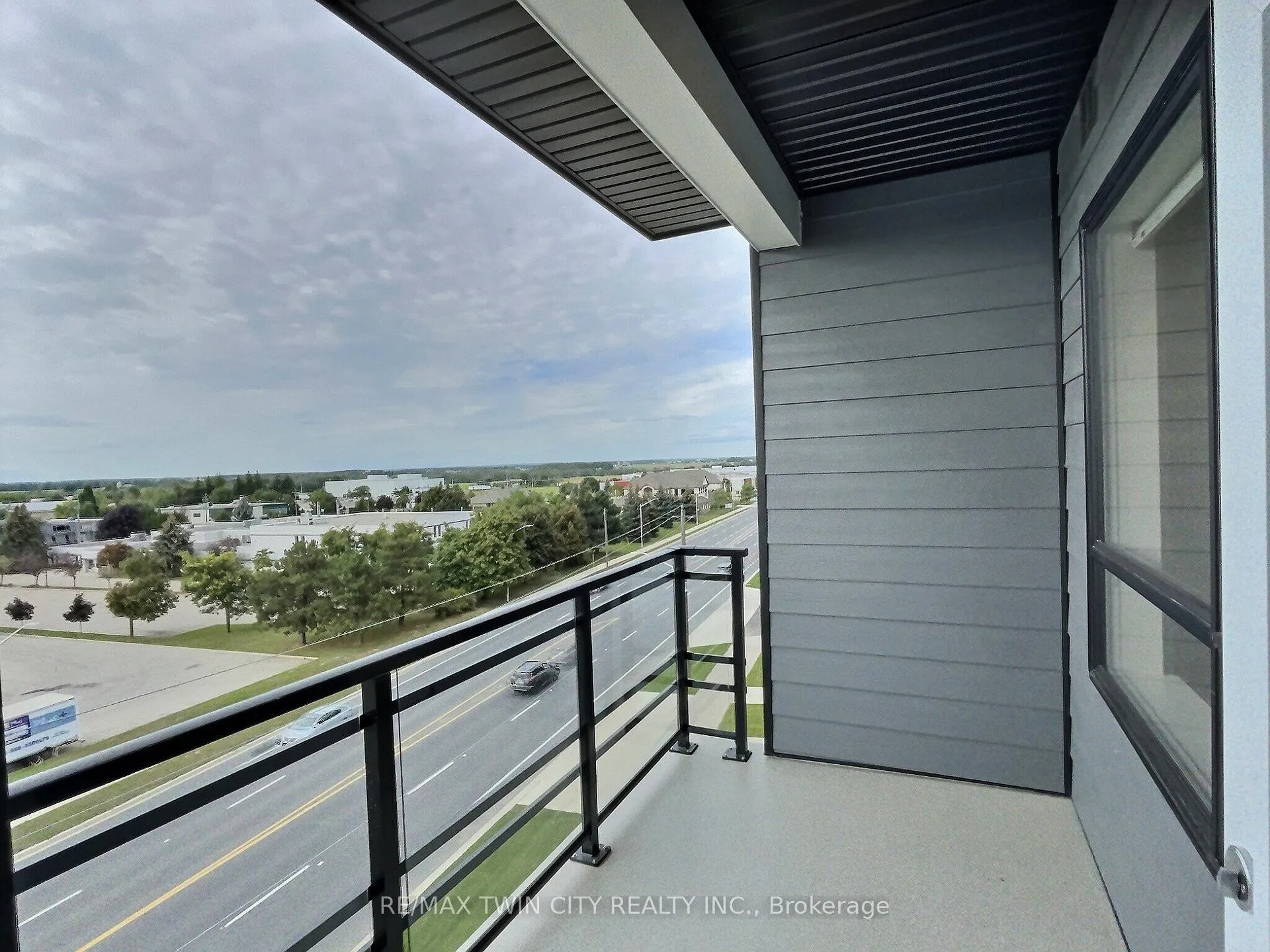 Photo 13 of Unit 511, 243 Northfield Drive E, Waterloo, Colonial Acres — HOMEH