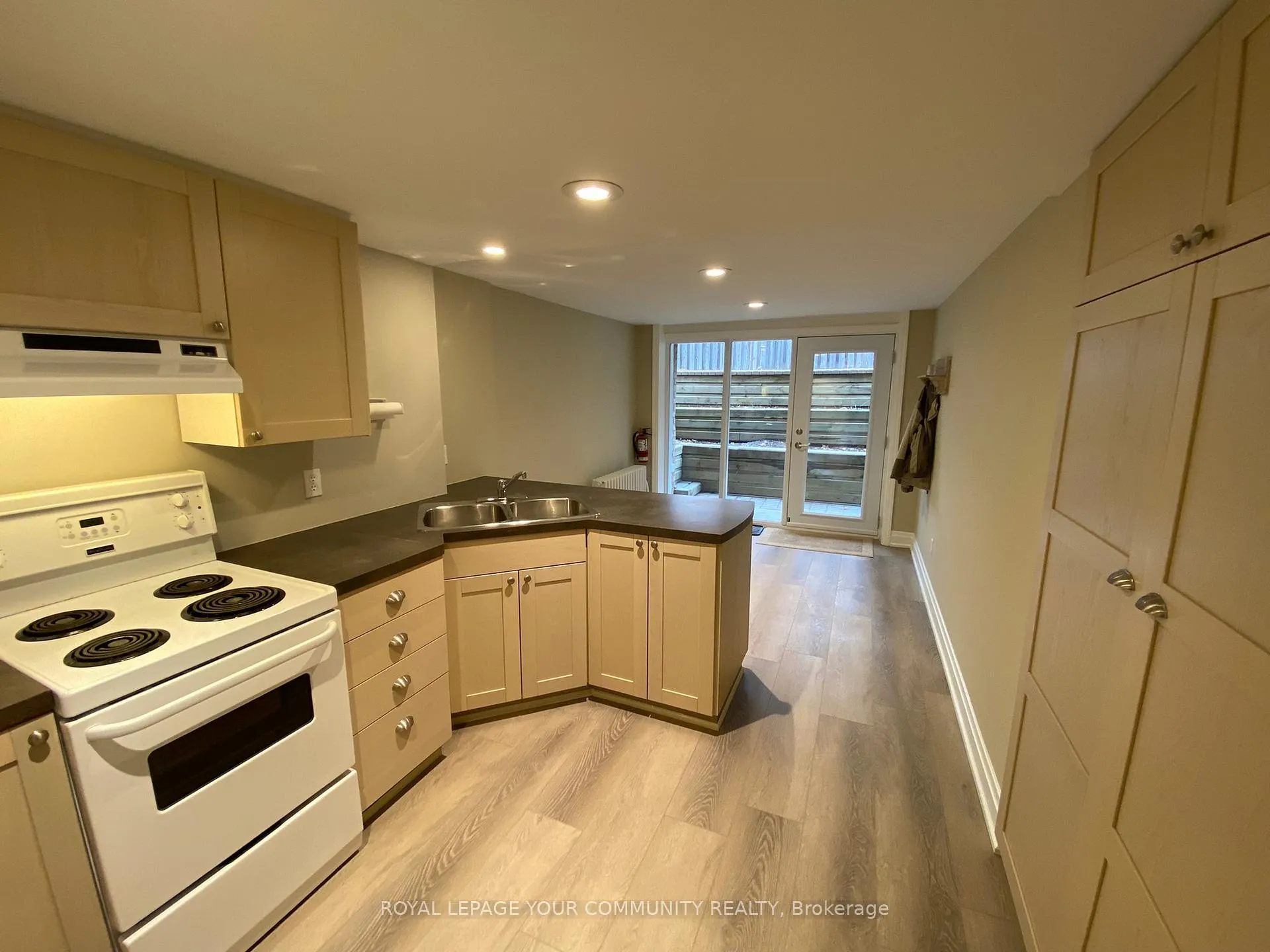 Photo 4 of Unit Lower, 2 Rougecrest Drive, Markham, Markham Village — HOMEH