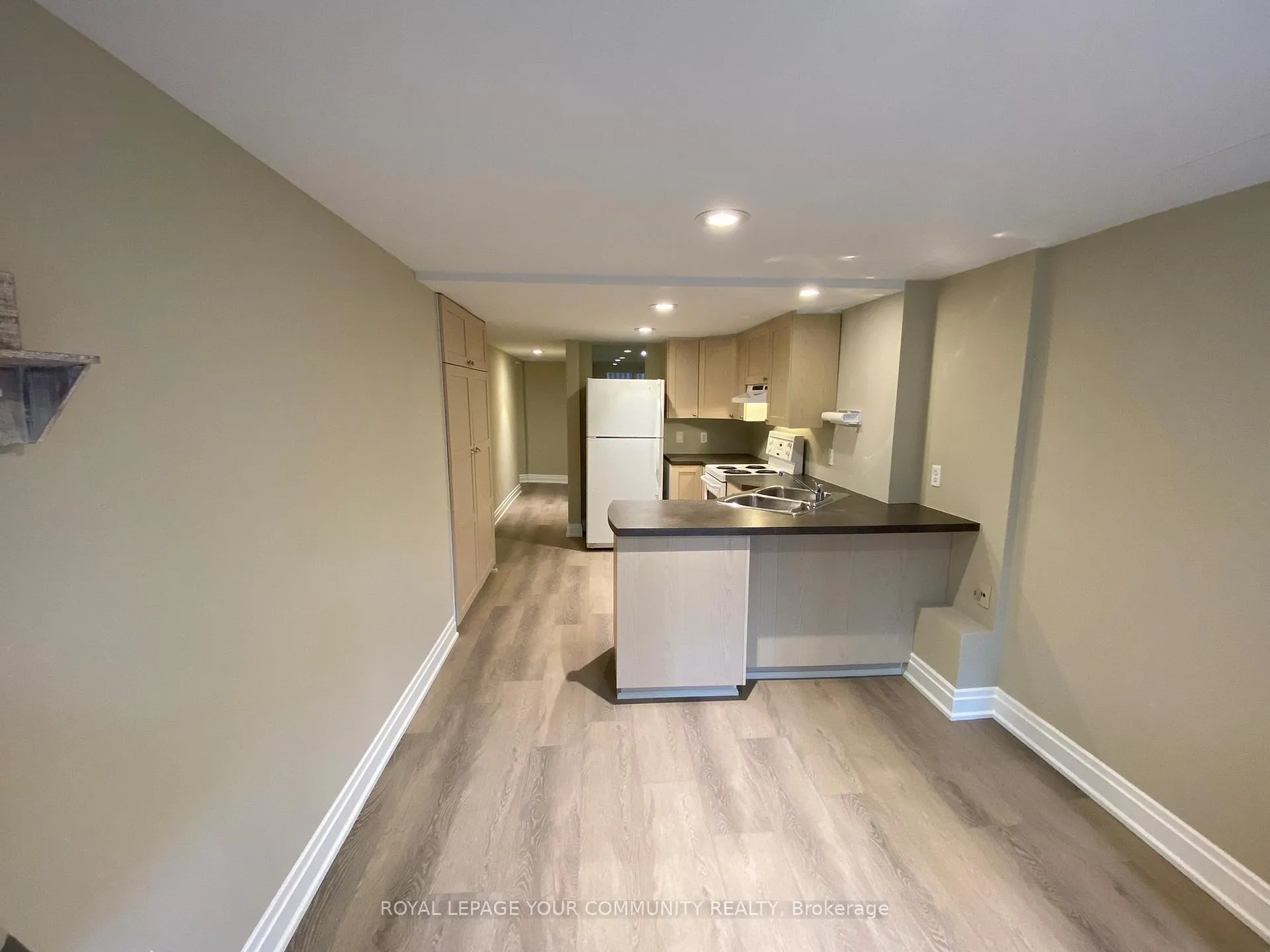 Photo 5 of Unit Lower, 2 Rougecrest Drive, Markham, Markham Village — HOMEH