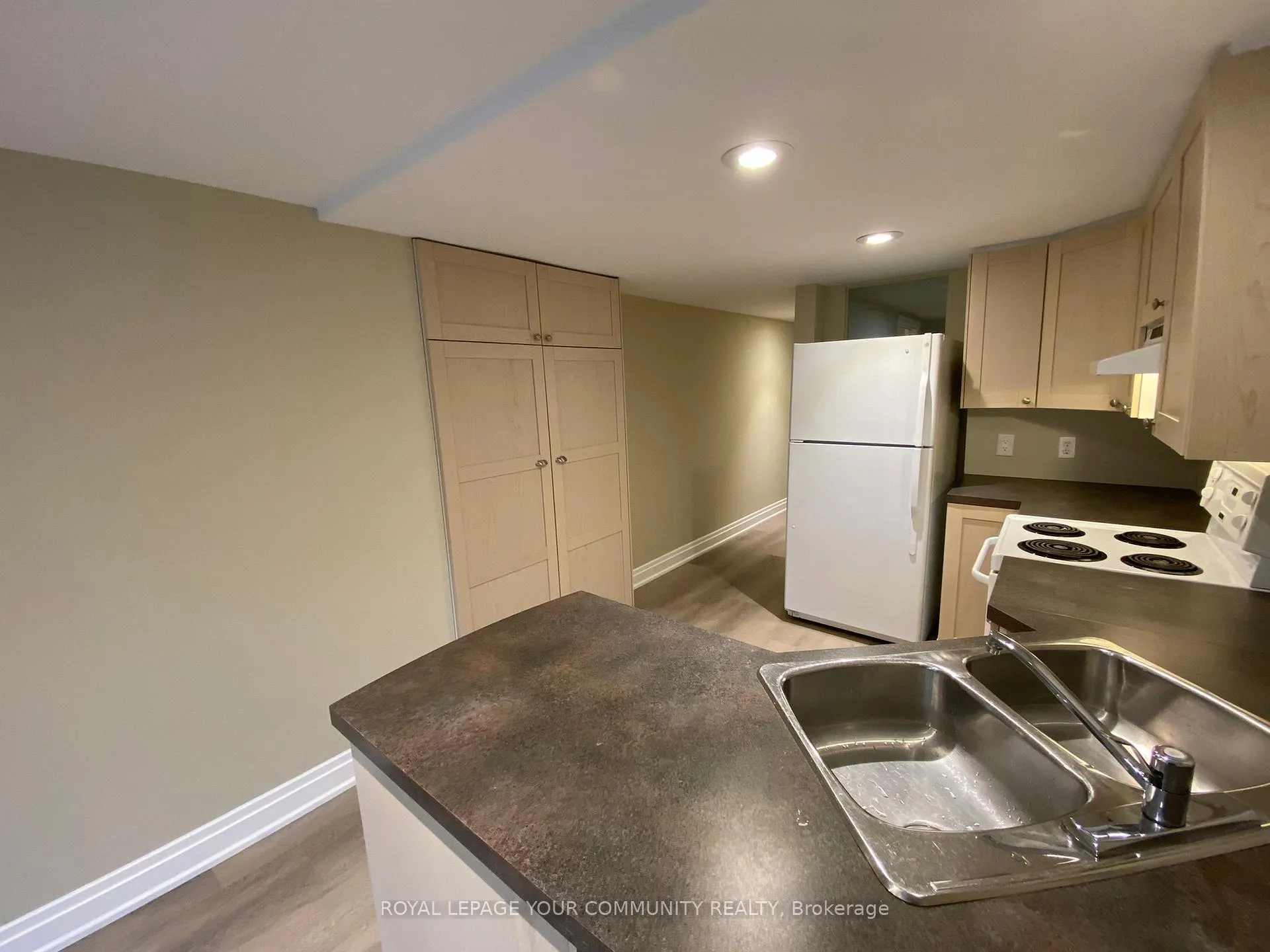 Photo 7 of Unit Lower, 2 Rougecrest Drive, Markham, Markham Village — HOMEH