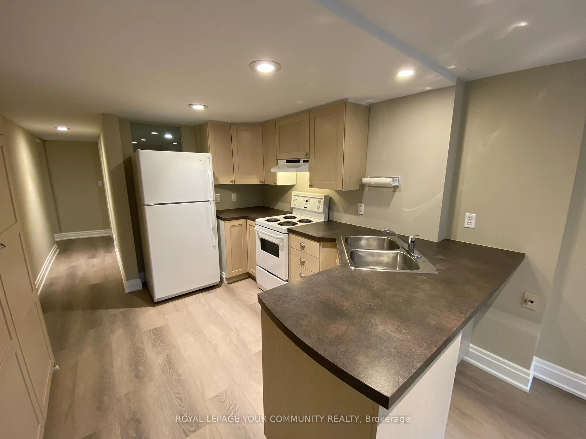 Photo 8 of Unit Lower, 2 Rougecrest Drive, Markham, Markham Village — HOMEH