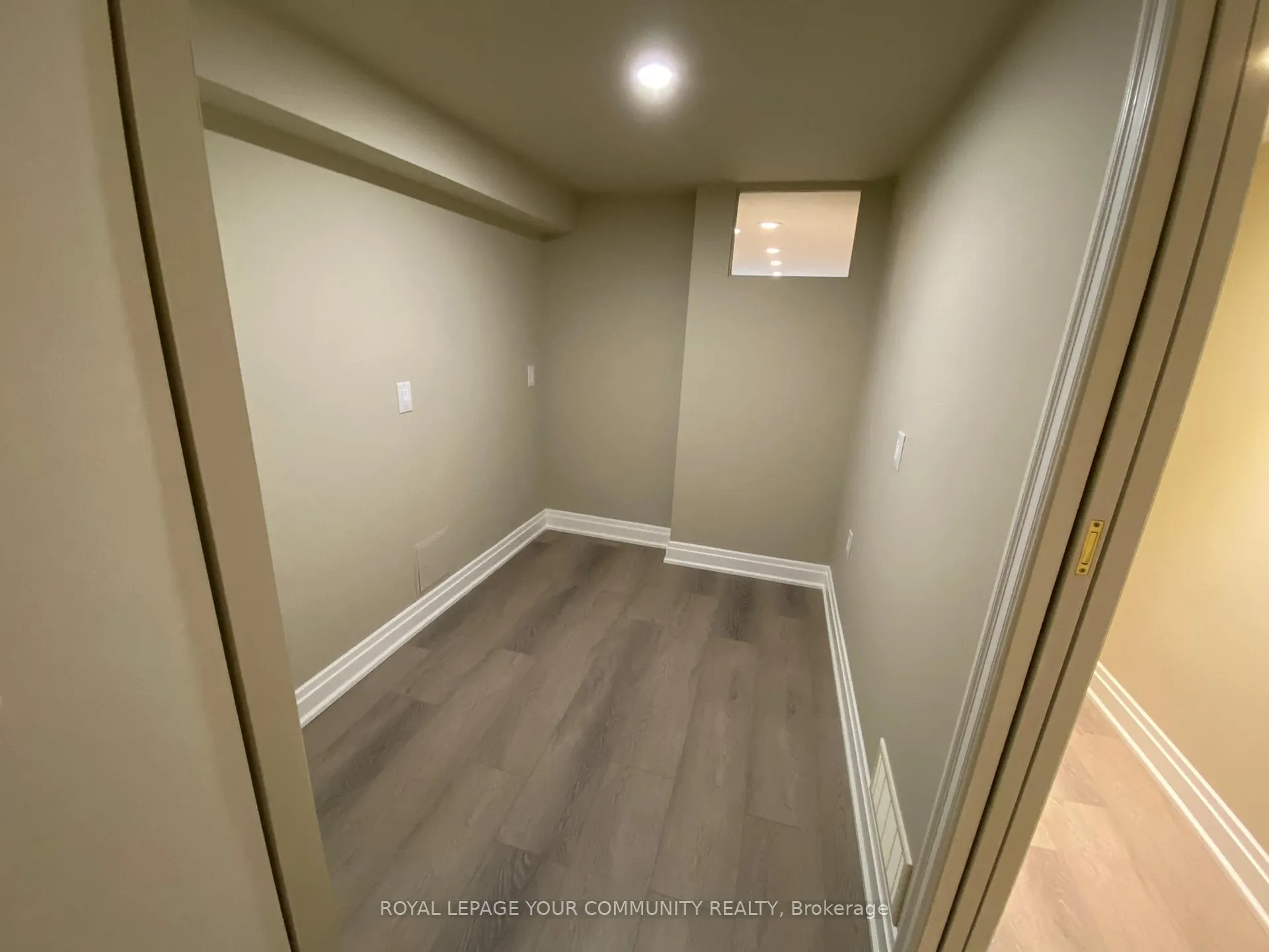 Photo 11 of Unit Lower, 2 Rougecrest Drive, Markham, Markham Village — HOMEH