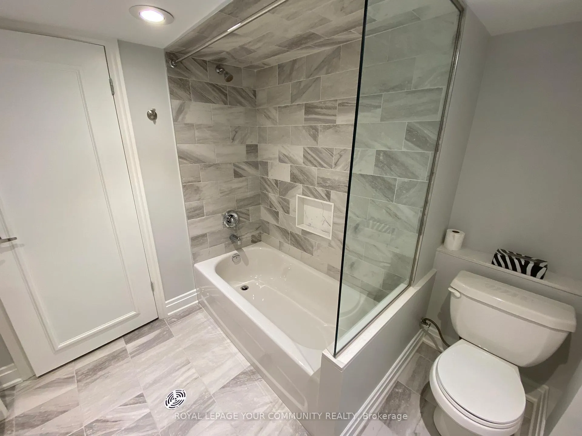Photo 21 of Unit Lower, 2 Rougecrest Drive, Markham, Markham Village — HOMEH