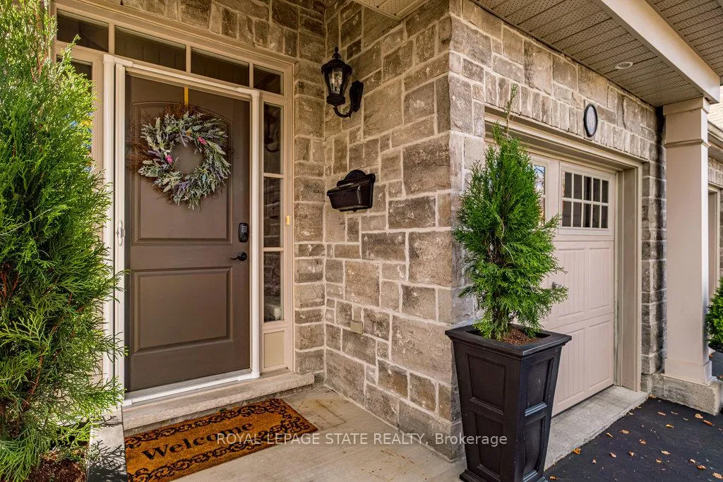 Photo 2 of 36 McGrath Court, Hamilton, Dundas — HOMEH