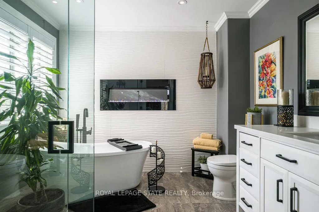 Photo 23 of 36 McGrath Court, Hamilton, Dundas — HOMEH