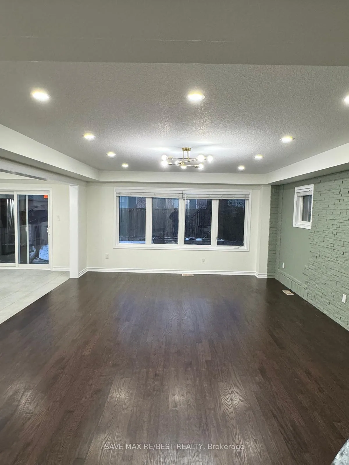 Photo 3 of Unit Main, 237 Shady Glen Crescent, Kitchener, Rosenburg — HOMEH