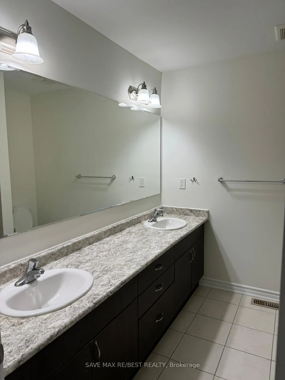 Photo 22 of Unit Main, 237 Shady Glen Crescent, Kitchener, Rosenburg — HOMEH