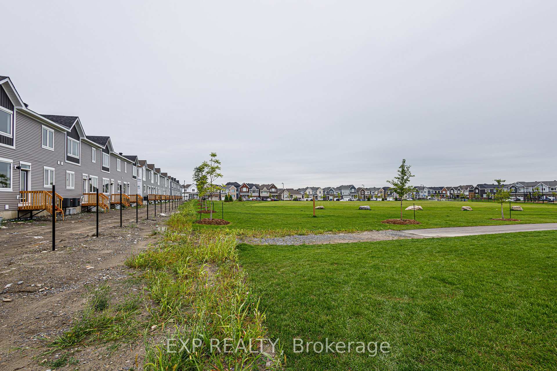 Photo 4 of 328 Canadensis Lane SW, Ottawa, Barrhaven - Half Moon Bay — HOMEH