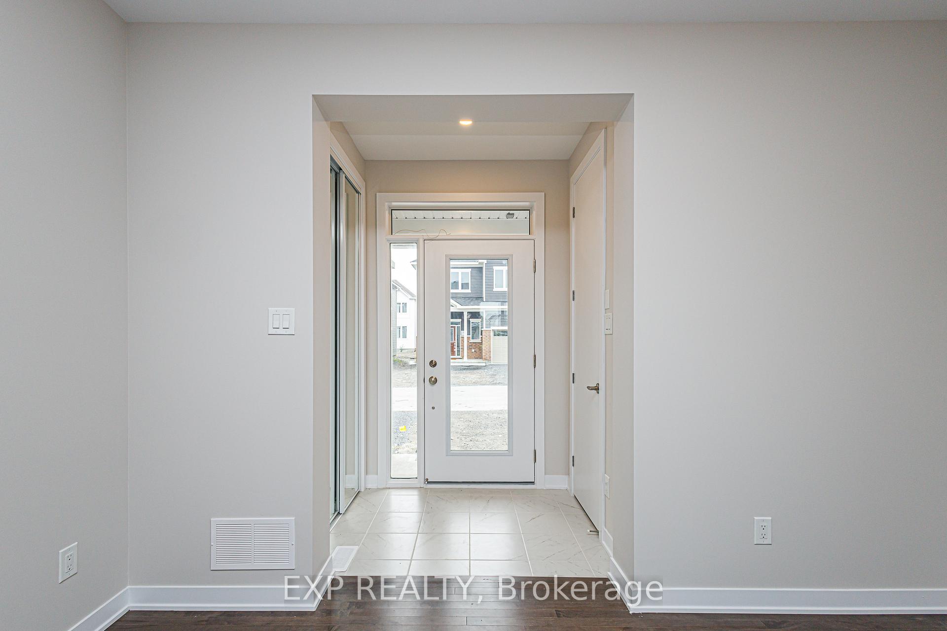 Photo 5 of 328 Canadensis Lane SW, Ottawa, Barrhaven - Half Moon Bay — HOMEH