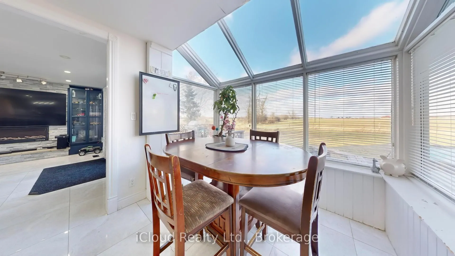 Photo 5 of 12191 Mississauga Road W, Caledon, Rural Caledon — HOMEH