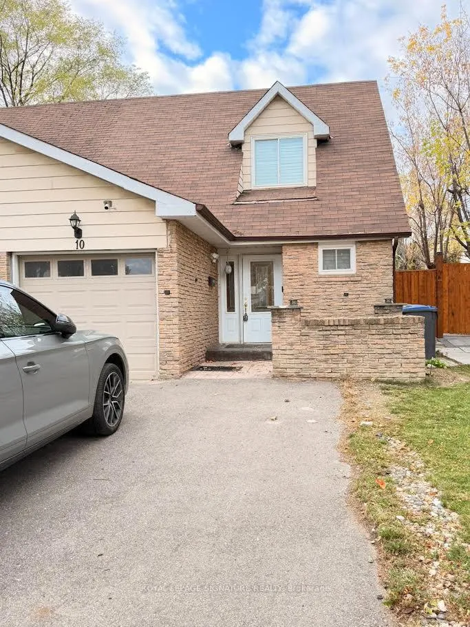 Photo 1 of 10 Salisbury Circle, Brampton, Brampton North — HOMEH