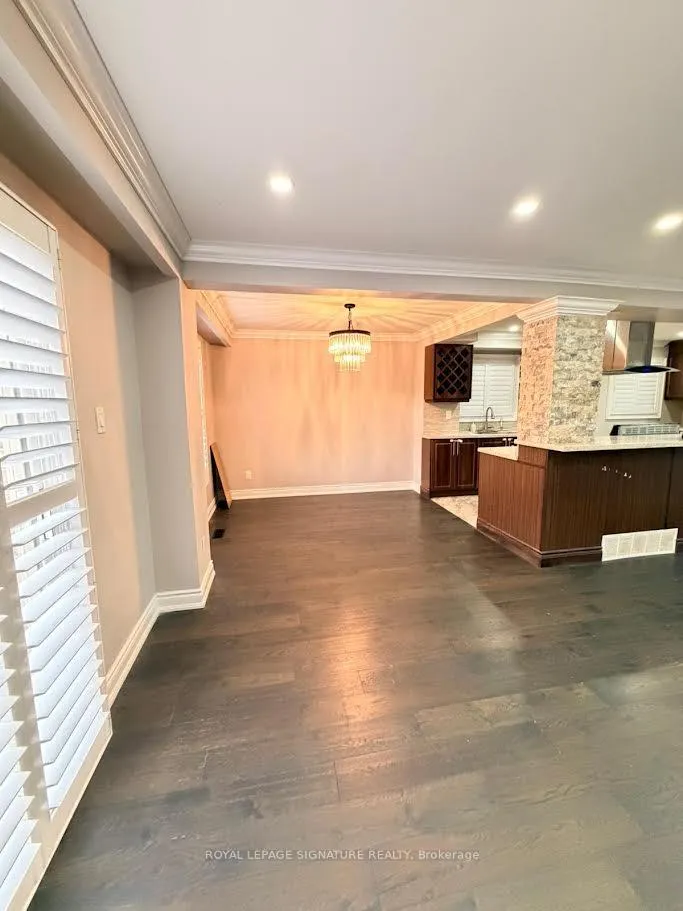 Photo 16 of 10 Salisbury Circle, Brampton, Brampton North — HOMEH