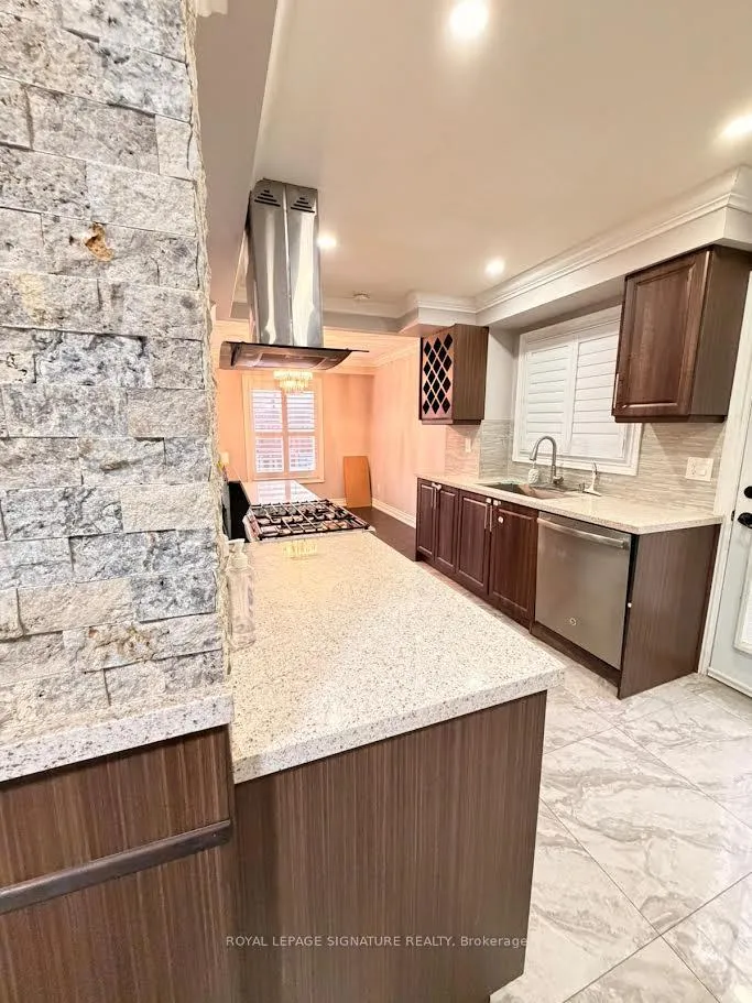 Photo 19 of 10 Salisbury Circle, Brampton, Brampton North — HOMEH