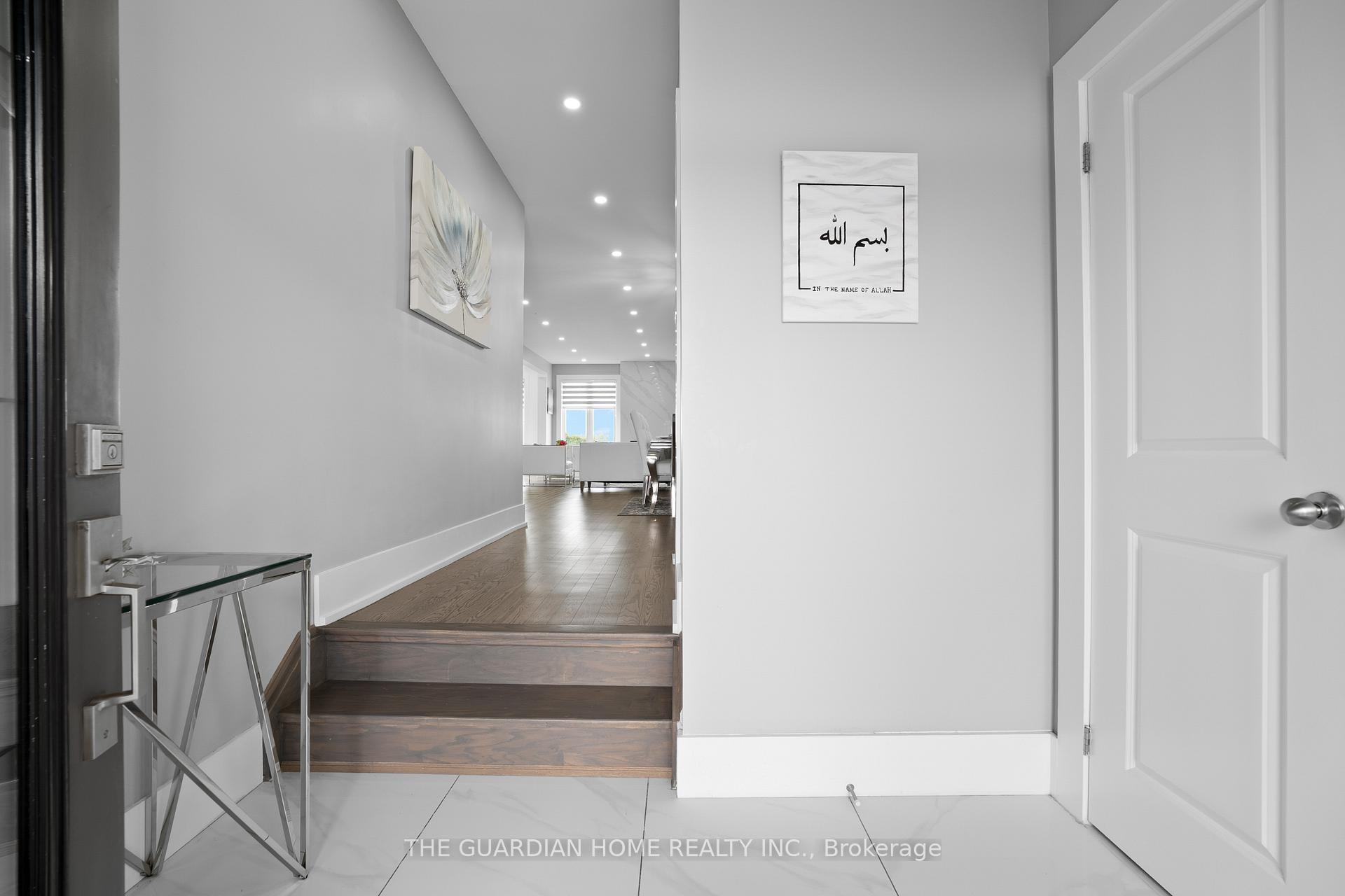 Photo 5 of 167 Yacht Drive, Clarington, Bowmanville — HOMEH