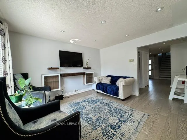 Photo 7 of 5 Kintyre Street, Brampton, Heart Lake West — HOMEH