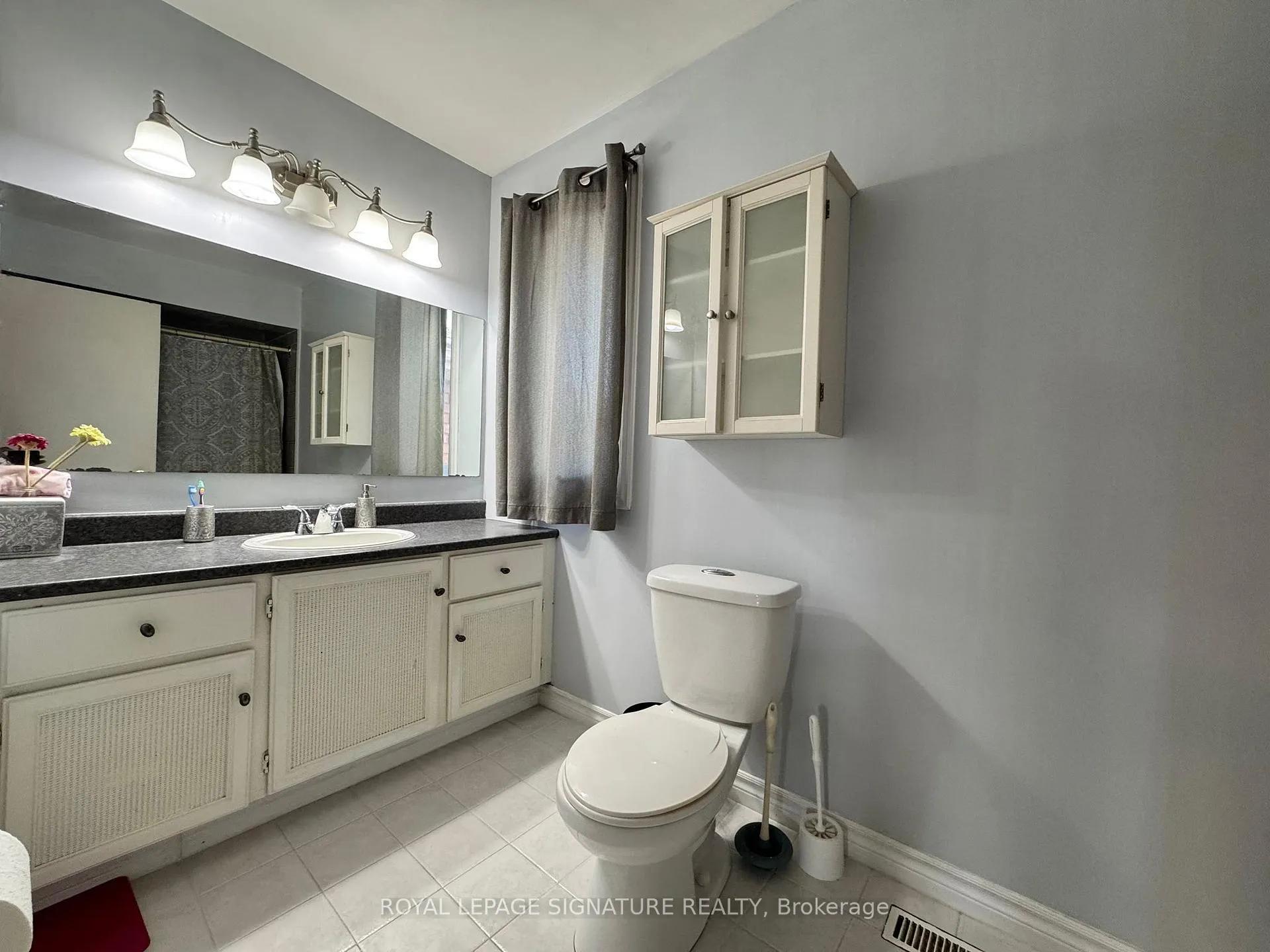Photo 12 of 5 Kintyre Street, Brampton, Heart Lake West — HOMEH