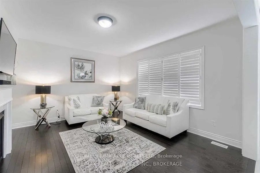 Photo 6 of 8 Buttonwood Road, Brampton, Toronto Gore Rural Estate — HOMEH