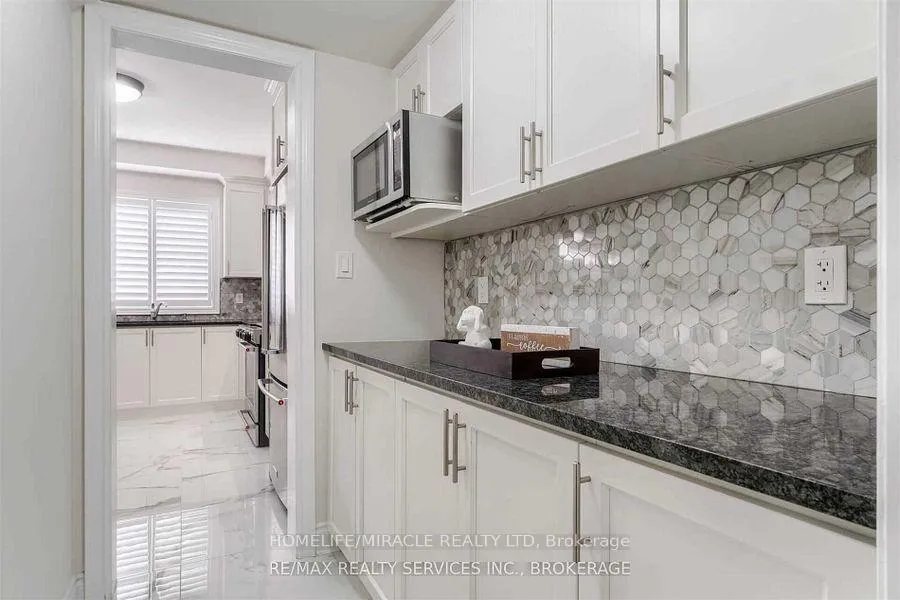 Photo 10 of 8 Buttonwood Road, Brampton, Toronto Gore Rural Estate — HOMEH