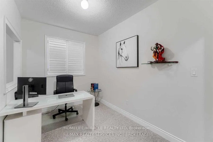 Photo 13 of 8 Buttonwood Road, Brampton, Toronto Gore Rural Estate — HOMEH