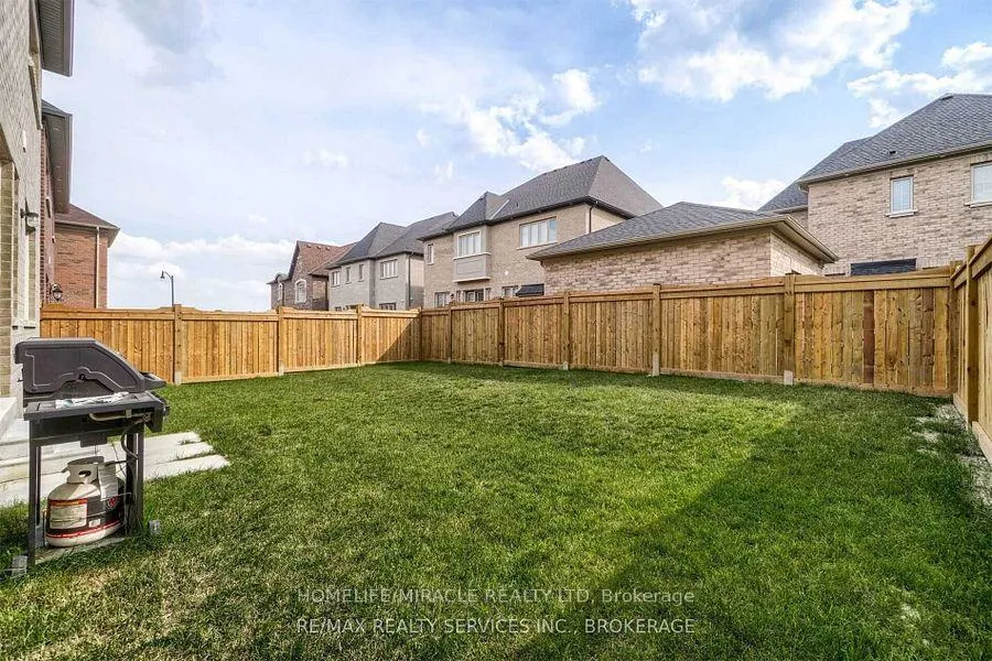 Photo 22 of 8 Buttonwood Road, Brampton, Toronto Gore Rural Estate — HOMEH
