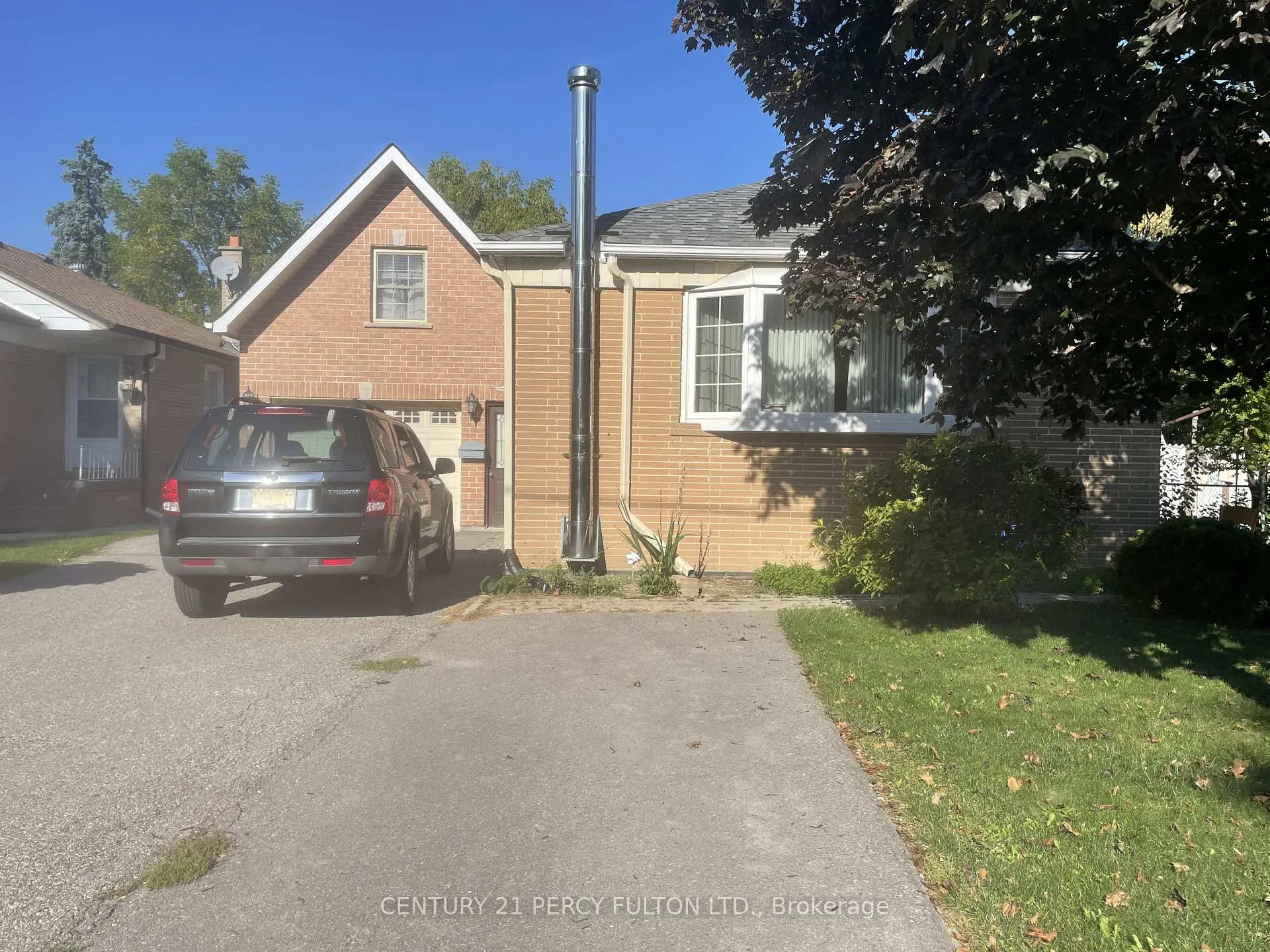 Photo 2 of 120 Mcmurchy Avenue S, Brampton, Brampton South — HOMEH