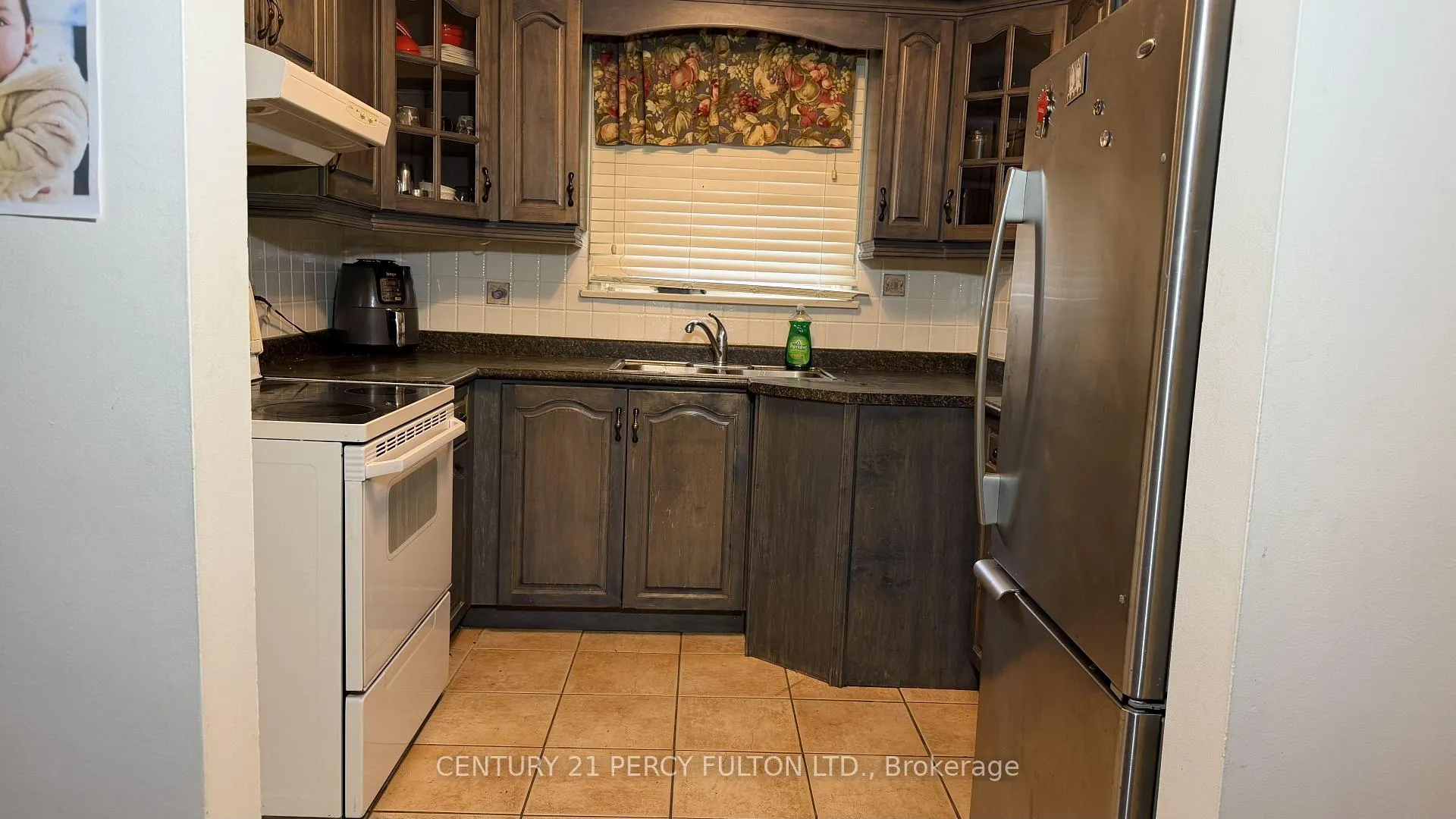 Photo 8 of 120 Mcmurchy Avenue S, Brampton, Brampton South — HOMEH