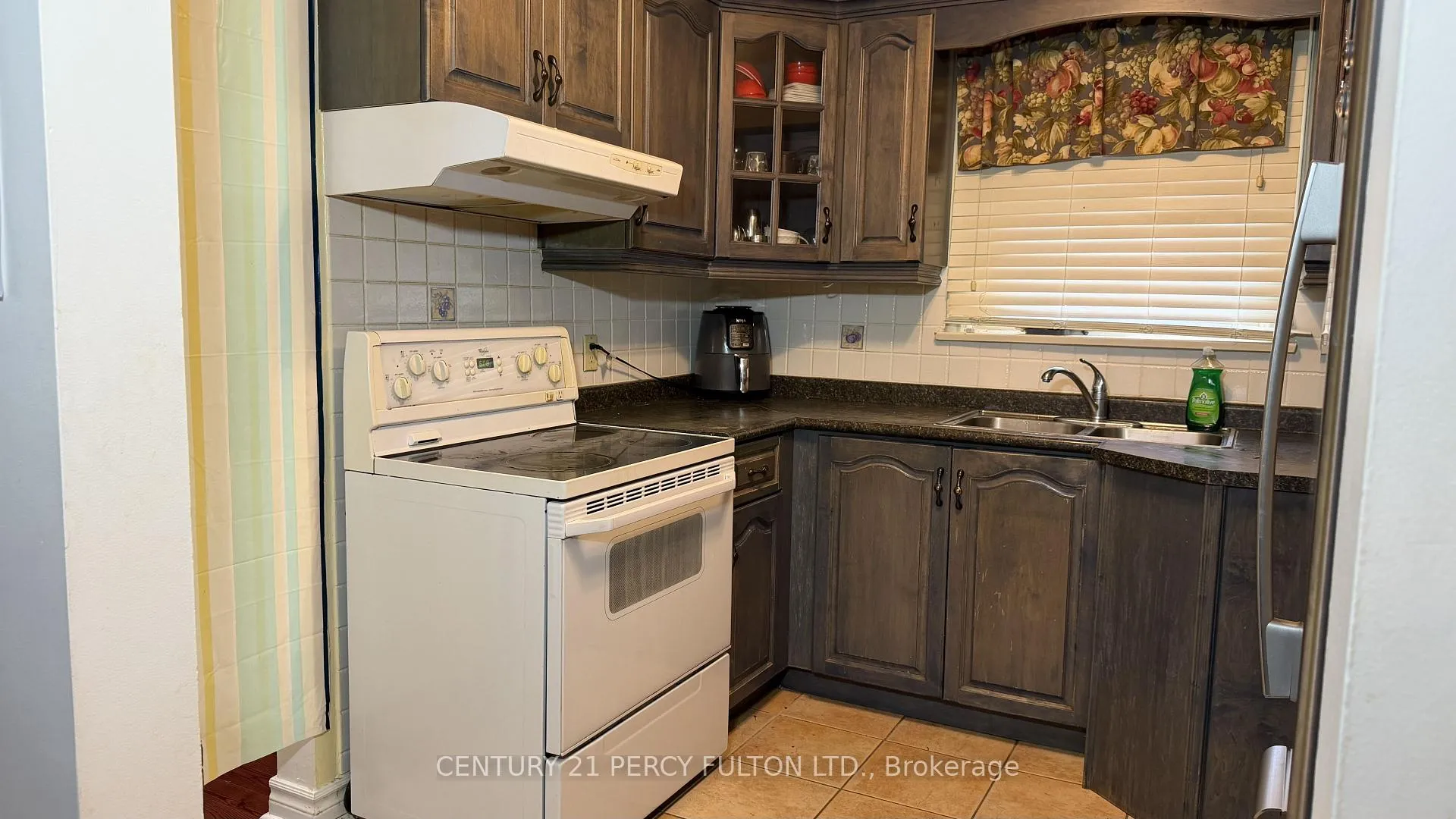 Photo 9 of 120 Mcmurchy Avenue S, Brampton, Brampton South — HOMEH