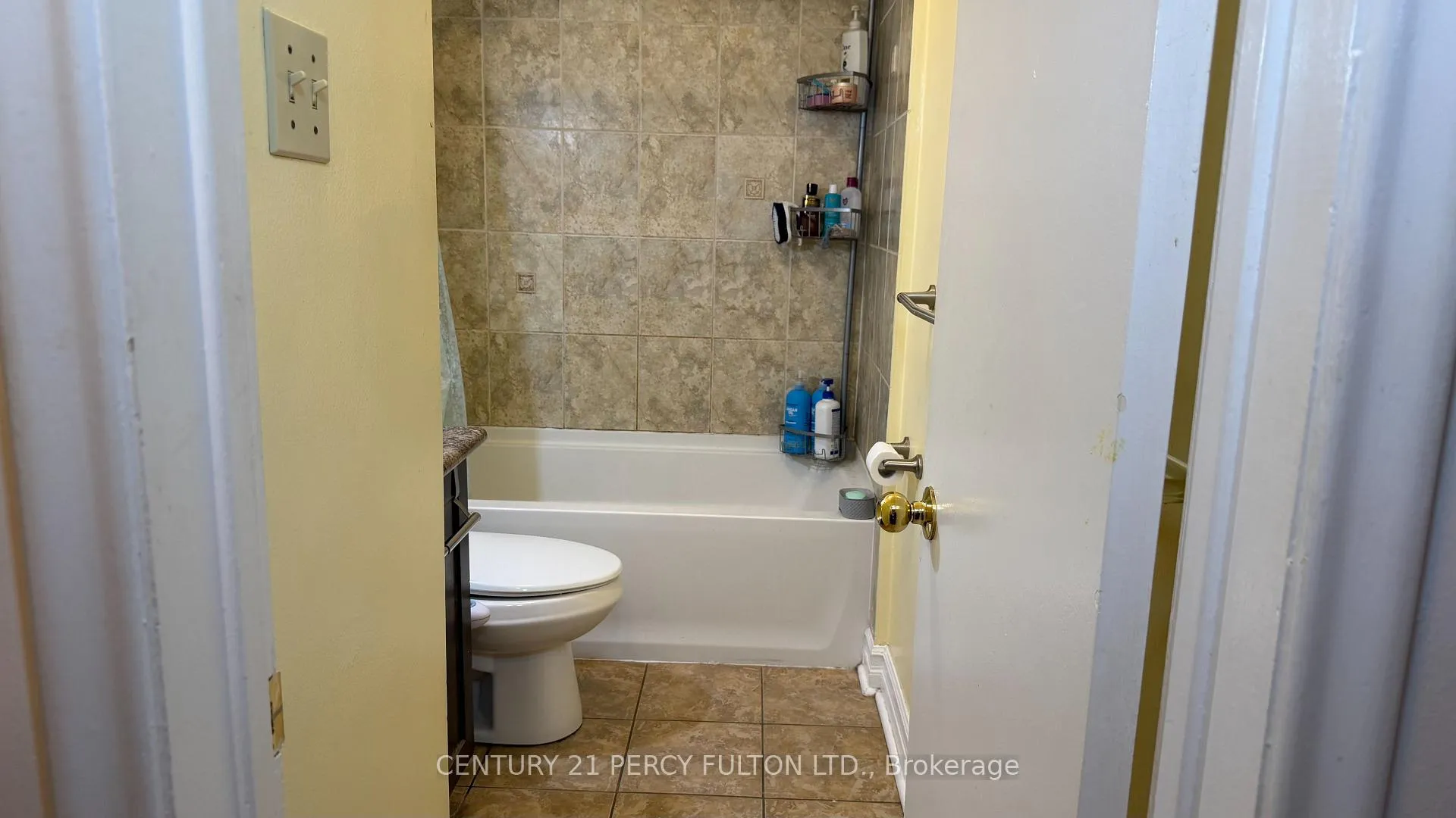 Photo 12 of 120 Mcmurchy Avenue S, Brampton, Brampton South — HOMEH