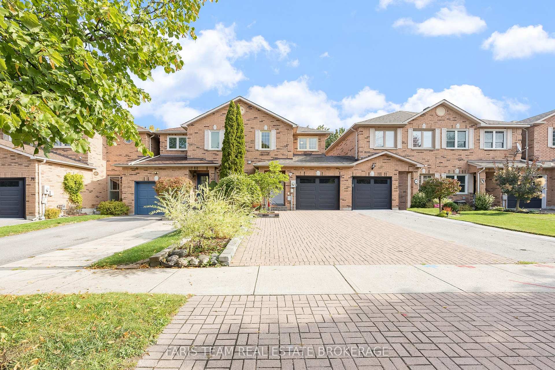 Photo 3 of 80 Bruce Crescent, Barrie, Bayshore — HOMEH