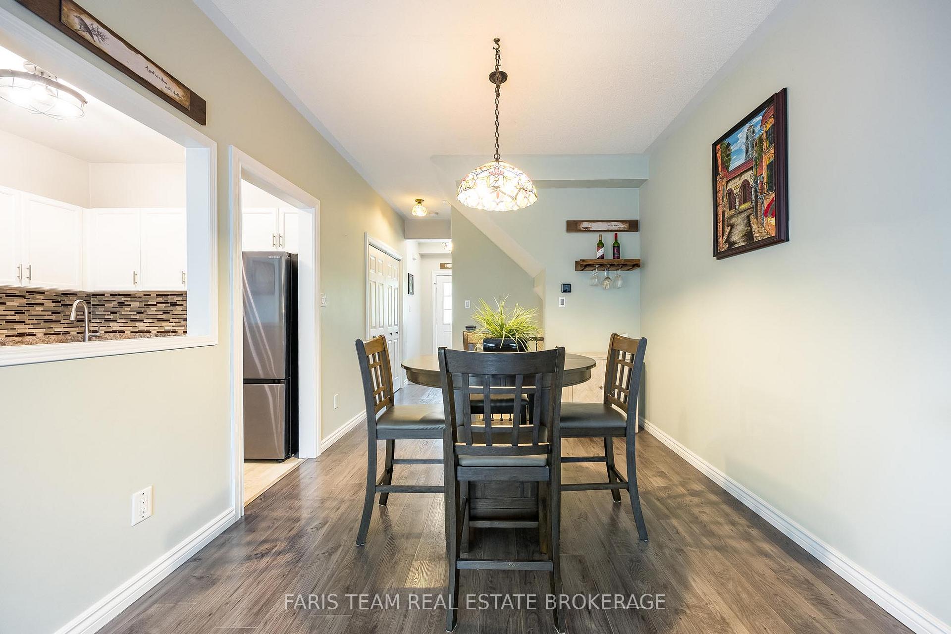 Photo 10 of 80 Bruce Crescent, Barrie, Bayshore — HOMEH