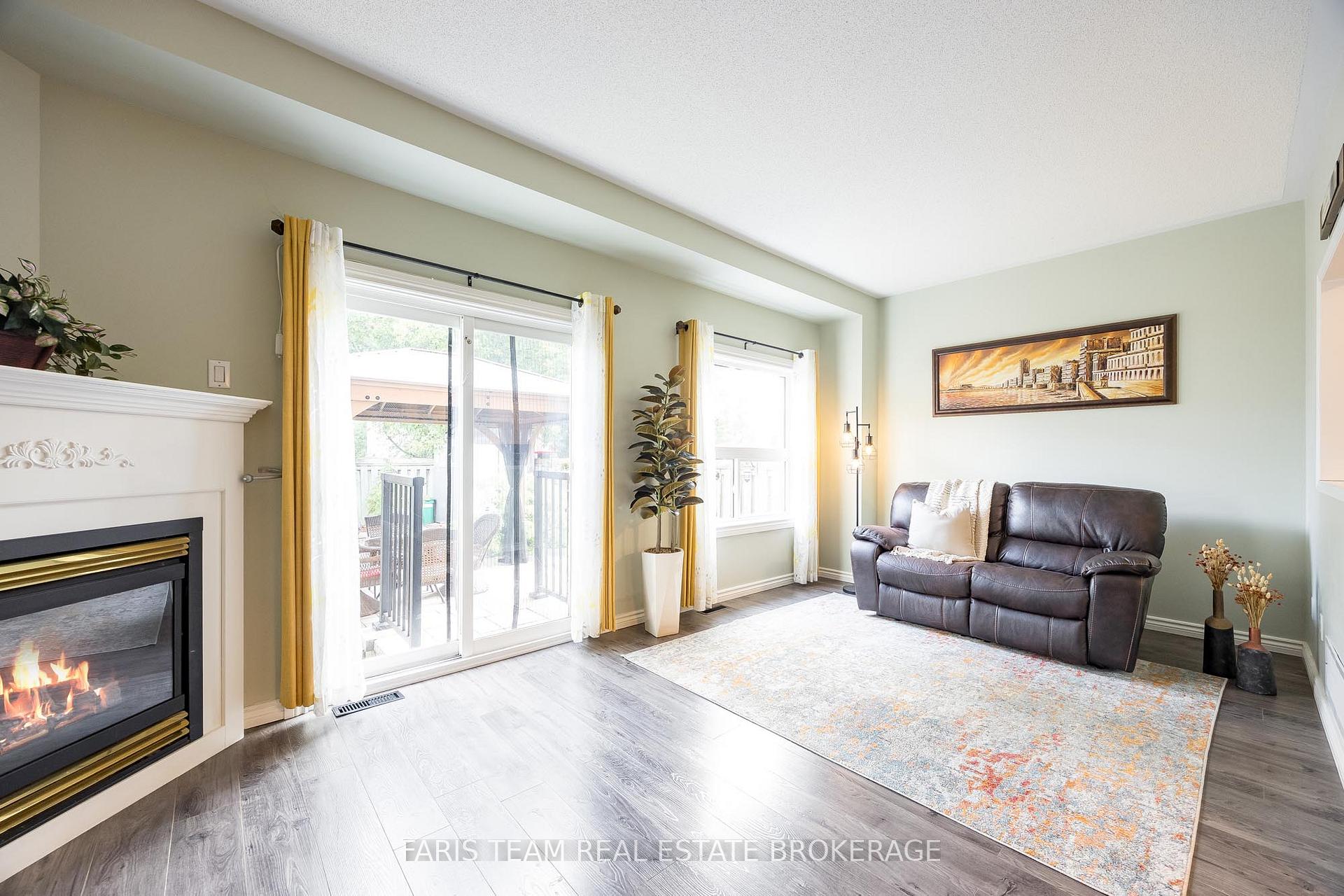 Photo 12 of 80 Bruce Crescent, Barrie, Bayshore — HOMEH