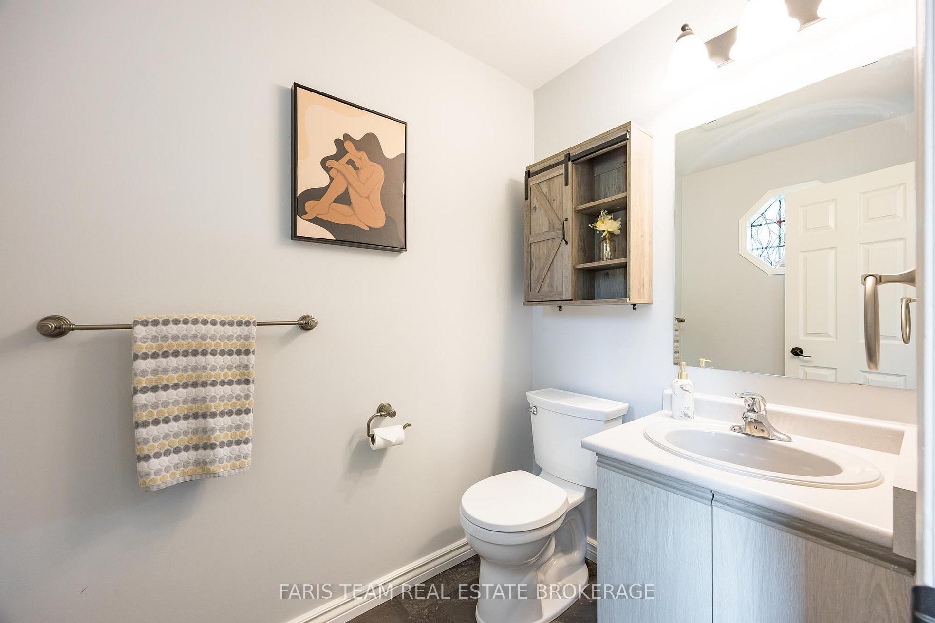 Photo 15 of 80 Bruce Crescent, Barrie, Bayshore — HOMEH