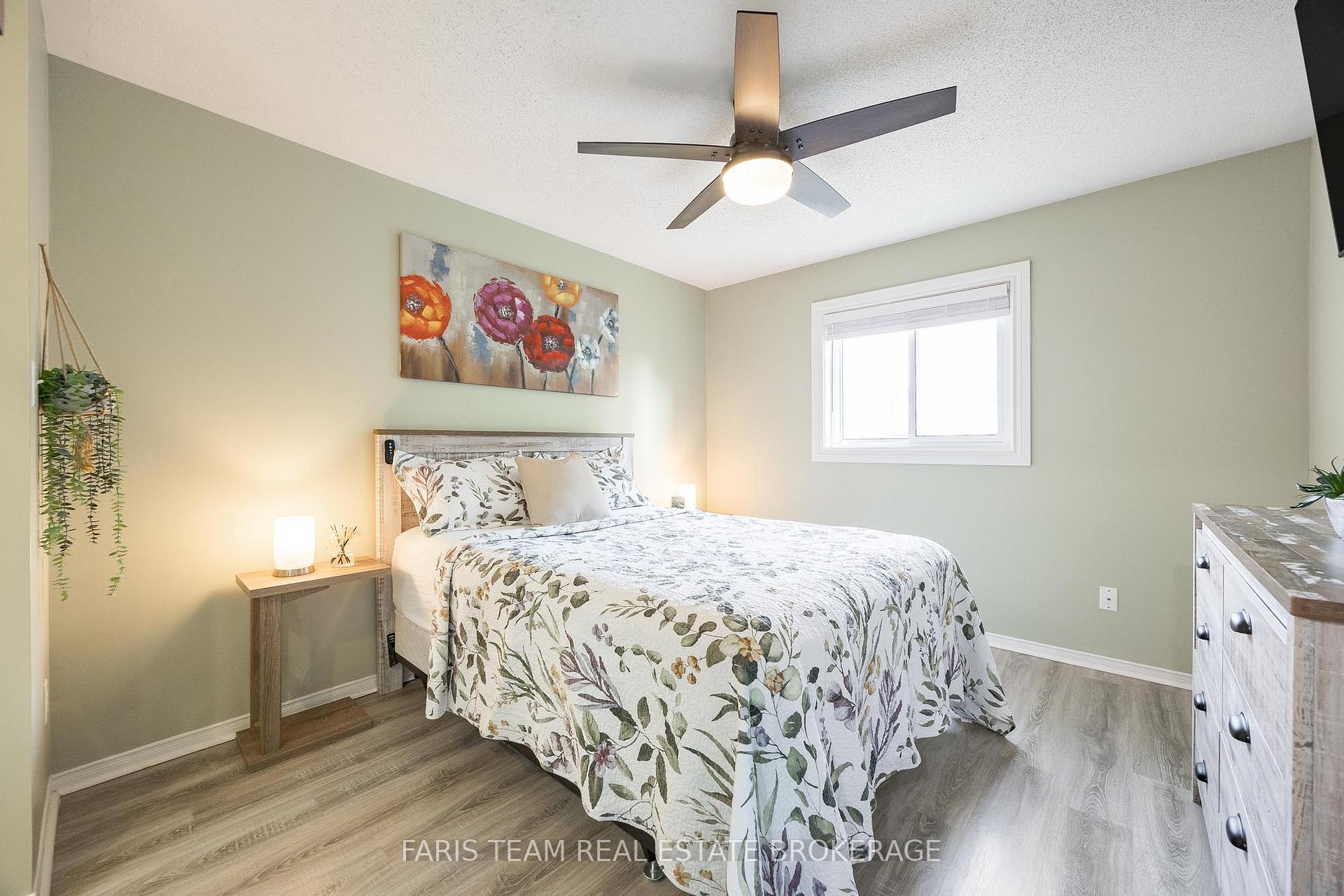 Photo 17 of 80 Bruce Crescent, Barrie, Bayshore — HOMEH