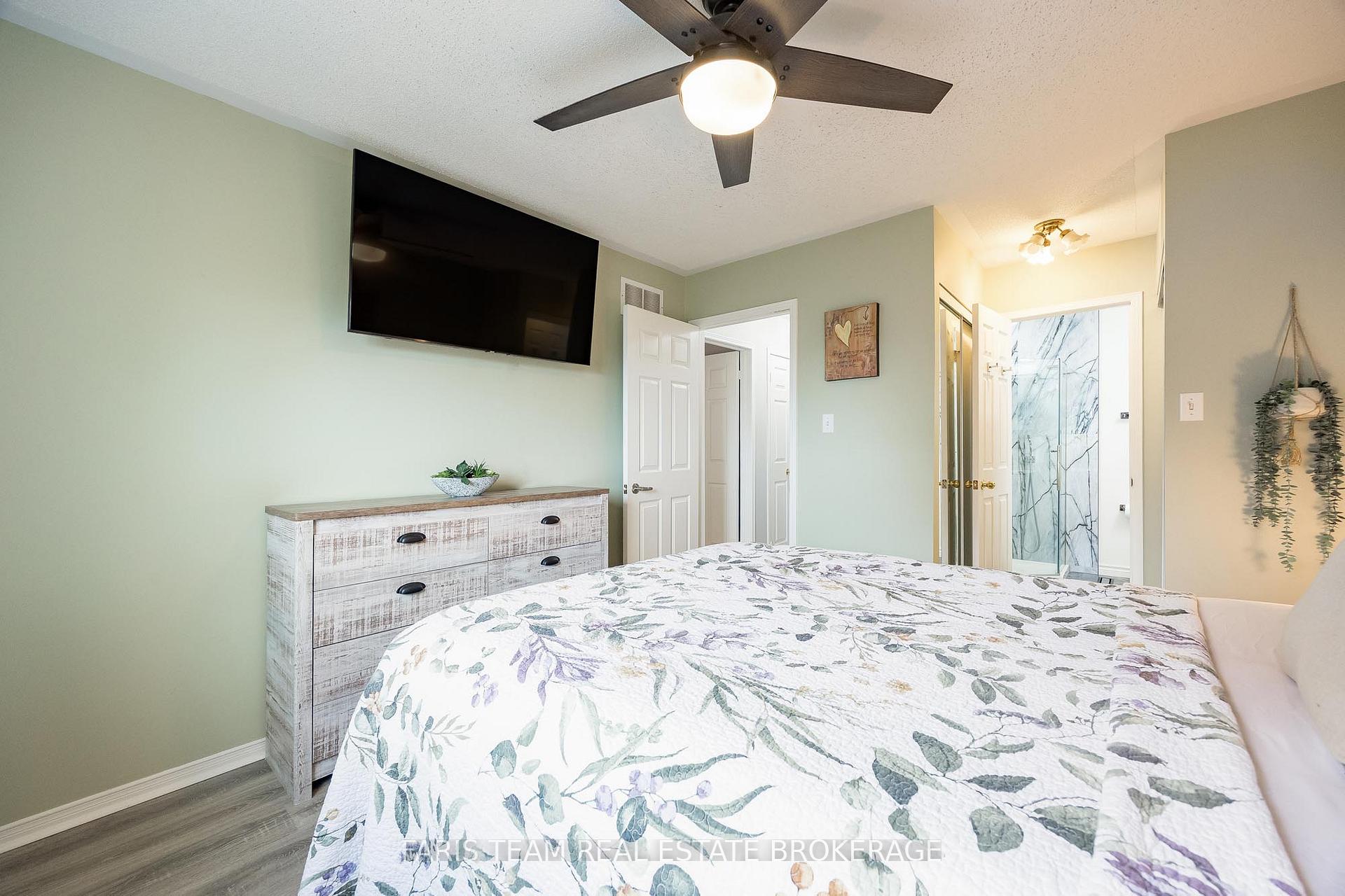 Photo 18 of 80 Bruce Crescent, Barrie, Bayshore — HOMEH