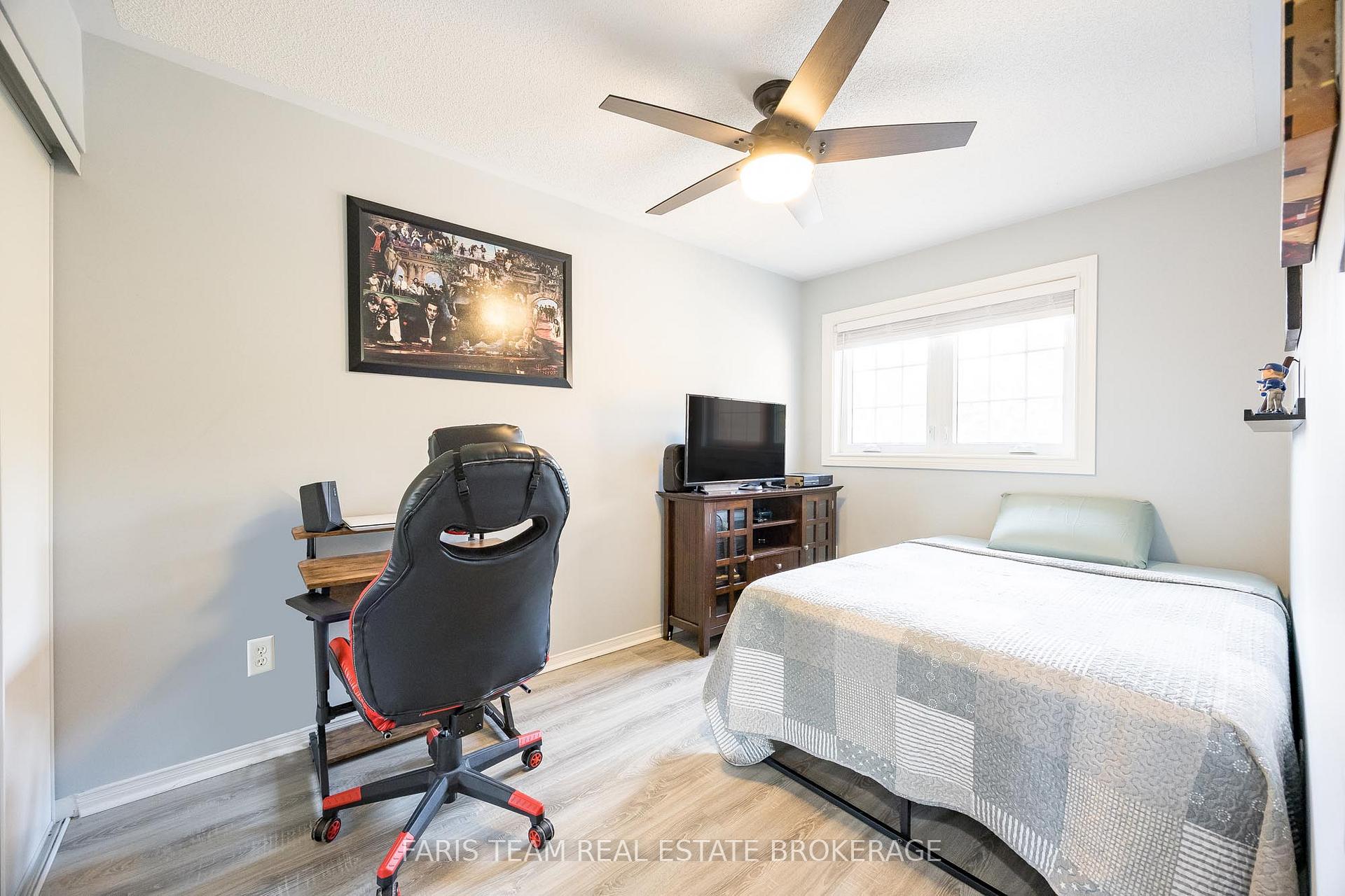 Photo 21 of 80 Bruce Crescent, Barrie, Bayshore — HOMEH