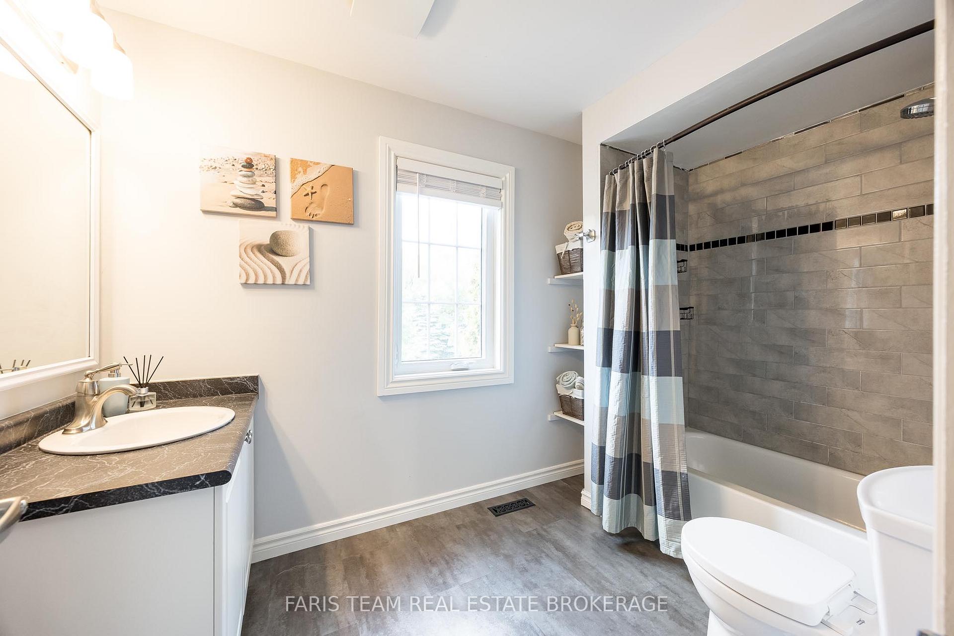 Photo 22 of 80 Bruce Crescent, Barrie, Bayshore — HOMEH