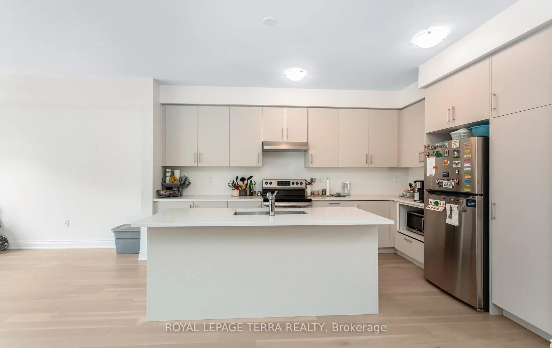 Photo 8 of 81 Bermondsey Way, Brampton, Bram West — HOMEH
