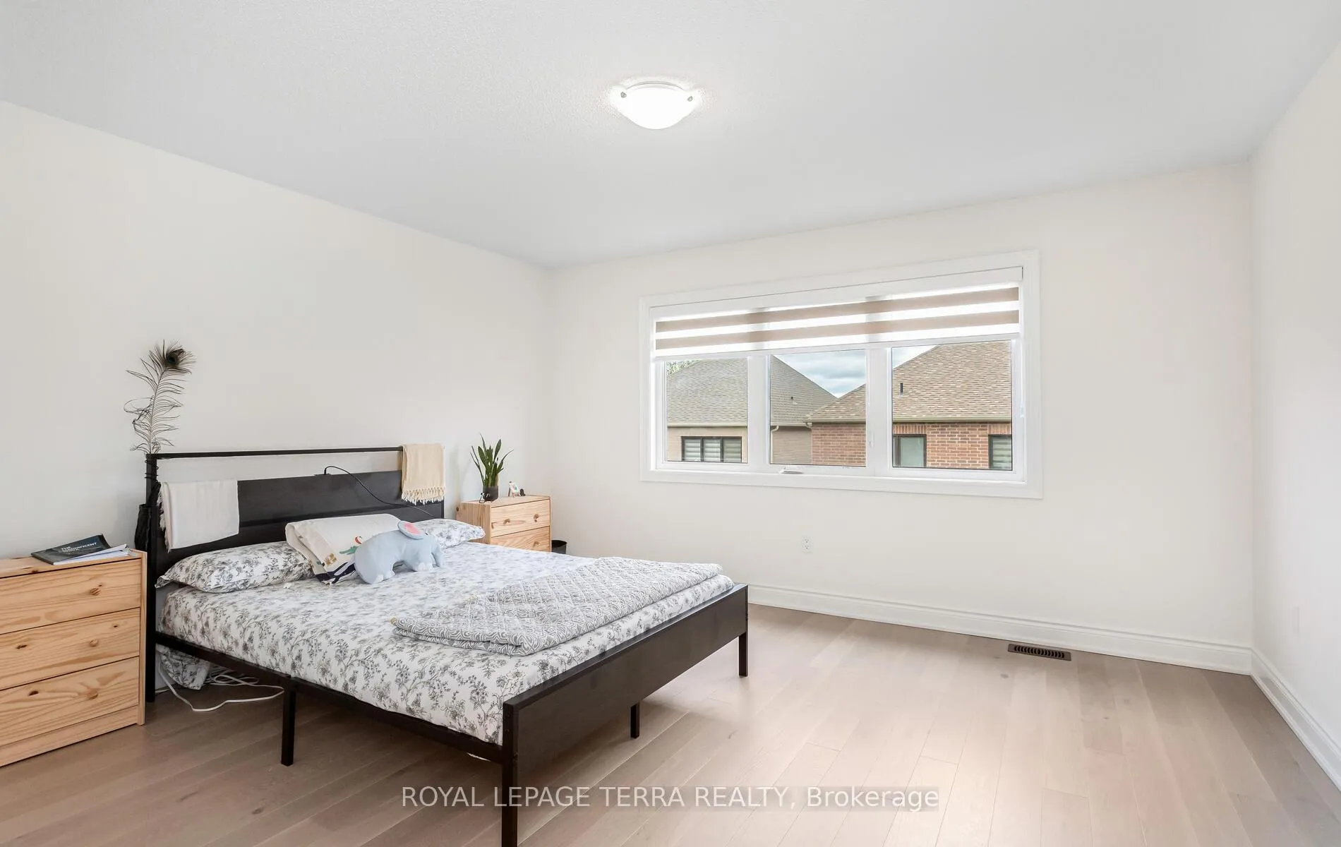 Photo 11 of 81 Bermondsey Way, Brampton, Bram West — HOMEH