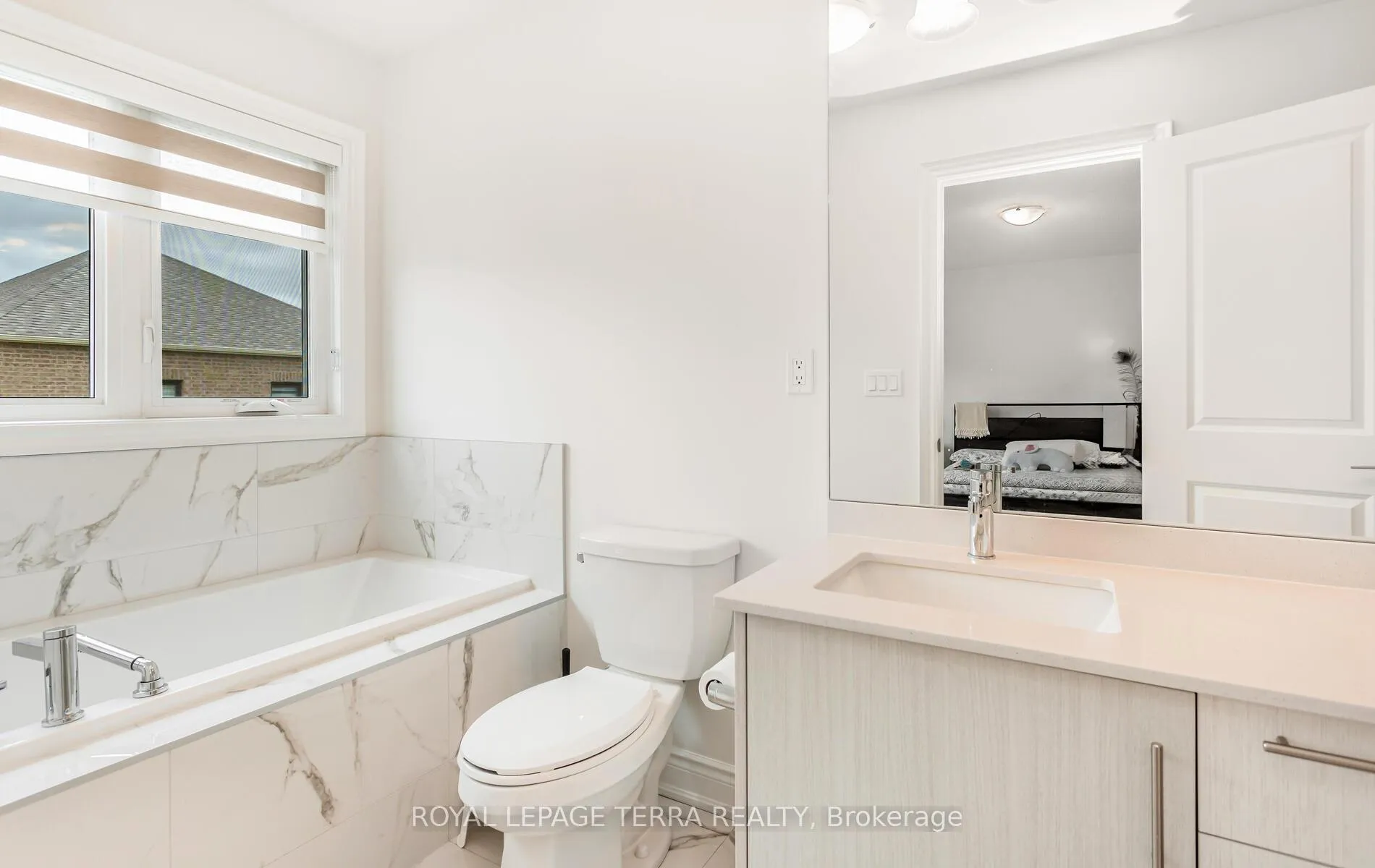 Photo 14 of 81 Bermondsey Way, Brampton, Bram West — HOMEH
