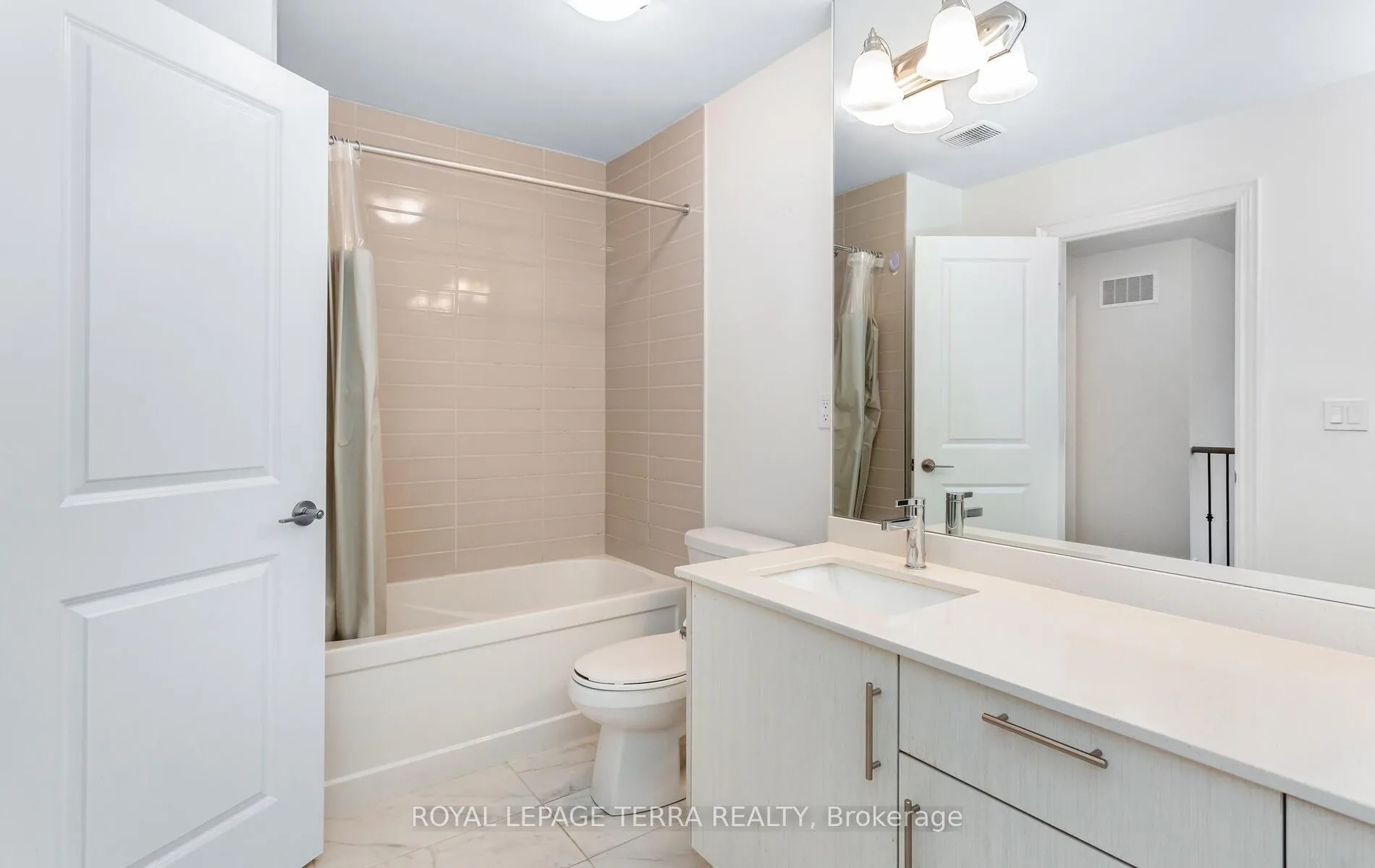 Photo 20 of 81 Bermondsey Way, Brampton, Bram West — HOMEH