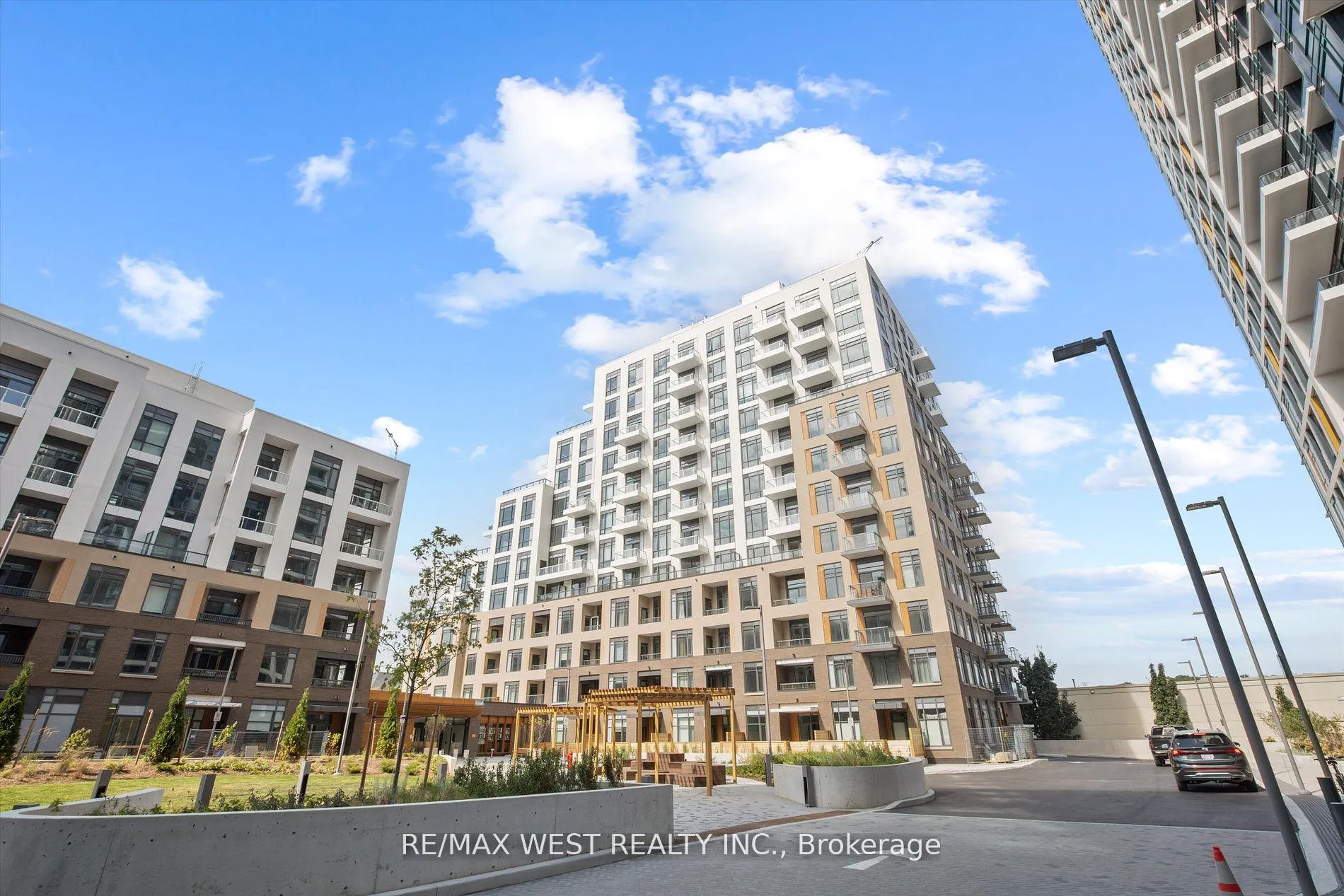 Front of Unit 801, 8 Beverley Glen Boulevard