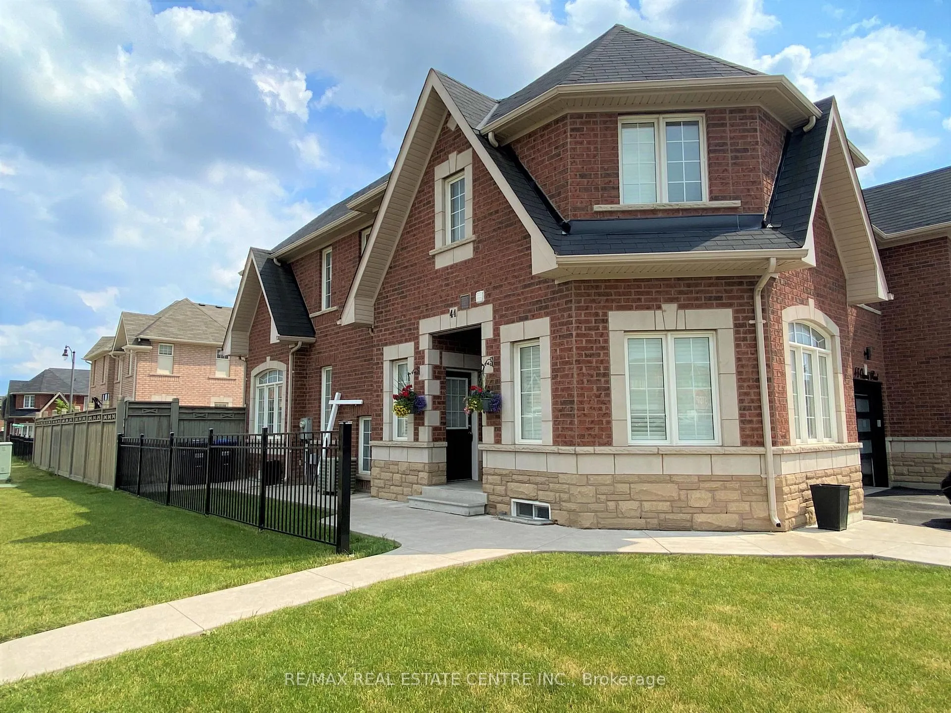 Photo 1 of Unit Lower, 44 Long Branch Trail, Brampton, Bram East — HOMEH