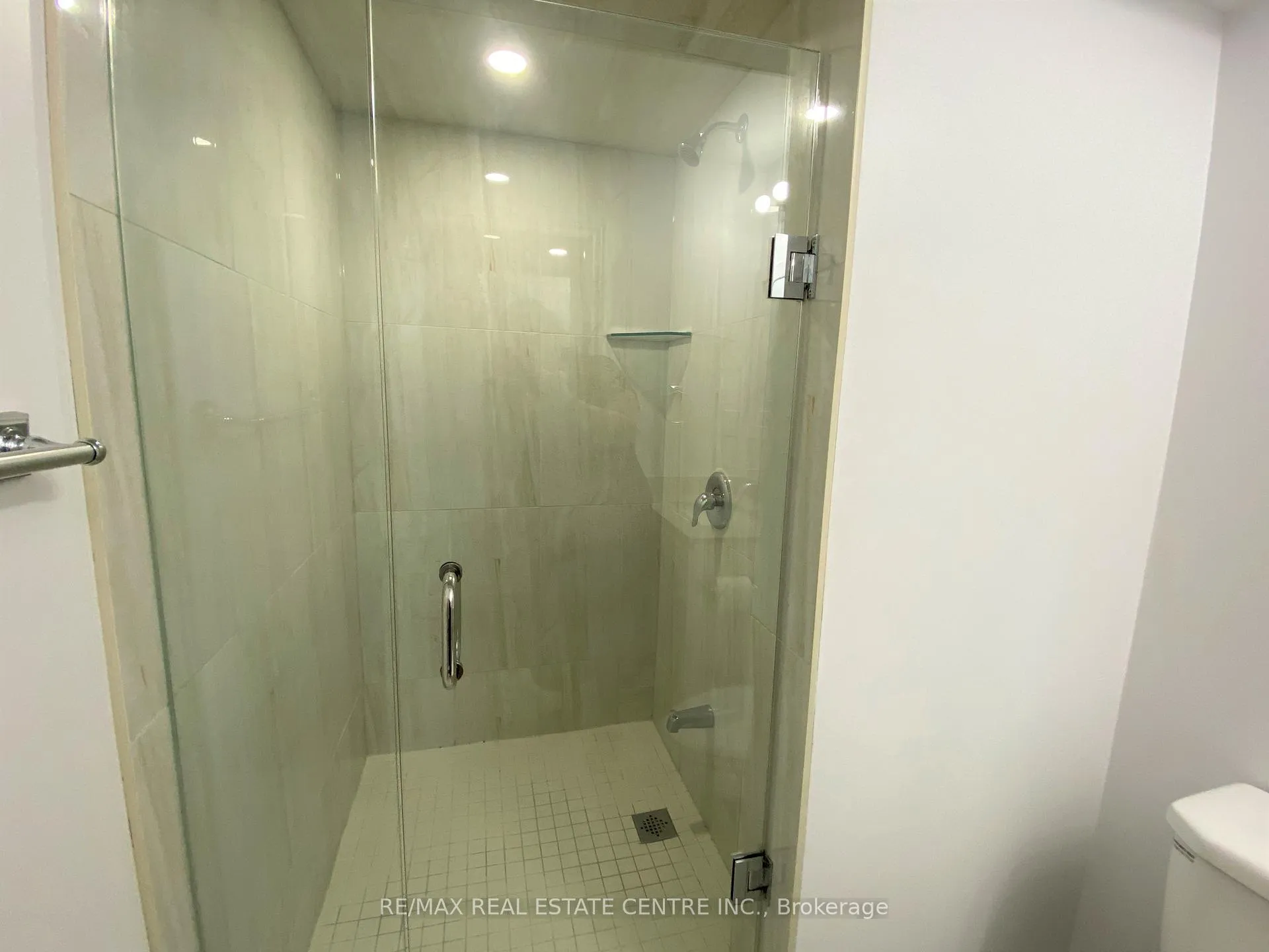 Photo 13 of Unit Lower, 44 Long Branch Trail, Brampton, Bram East — HOMEH