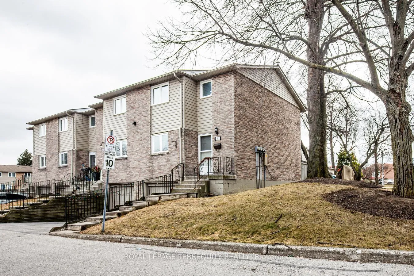 Photo 1 of Unit 51, 33 Rochelle Avenue, Hamilton, Quinndale — HOMEH